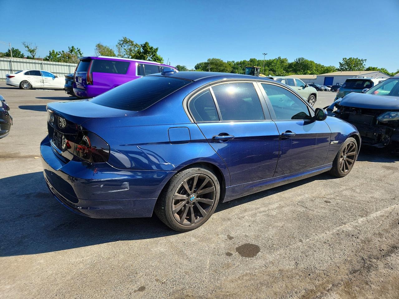 2011 Bmw 328 Xi Sulev Blue vin: WBAPK5C52BA660502