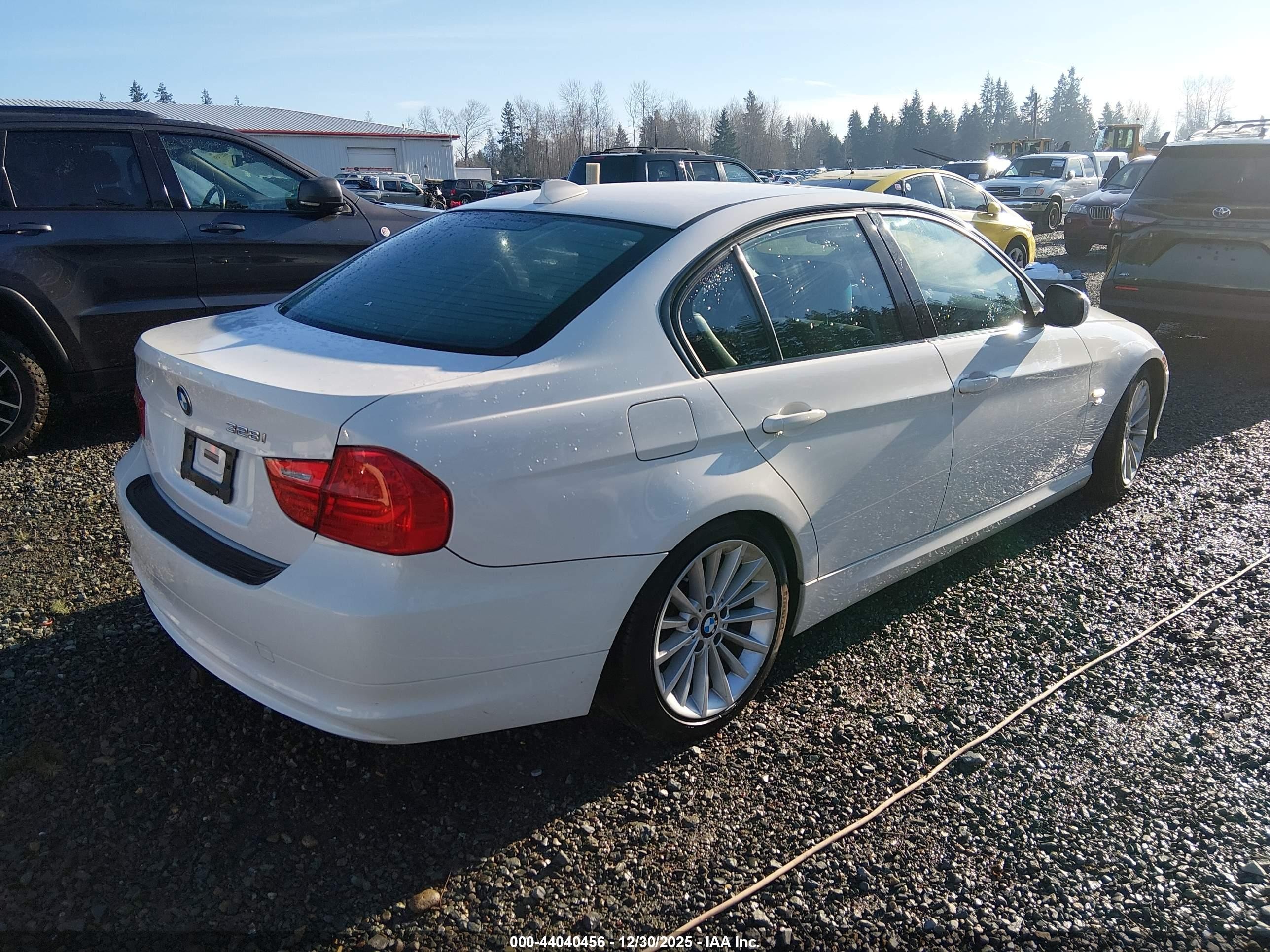 2011 Bmw 328i Xdrive White vin: WBAPK5C52BA811130