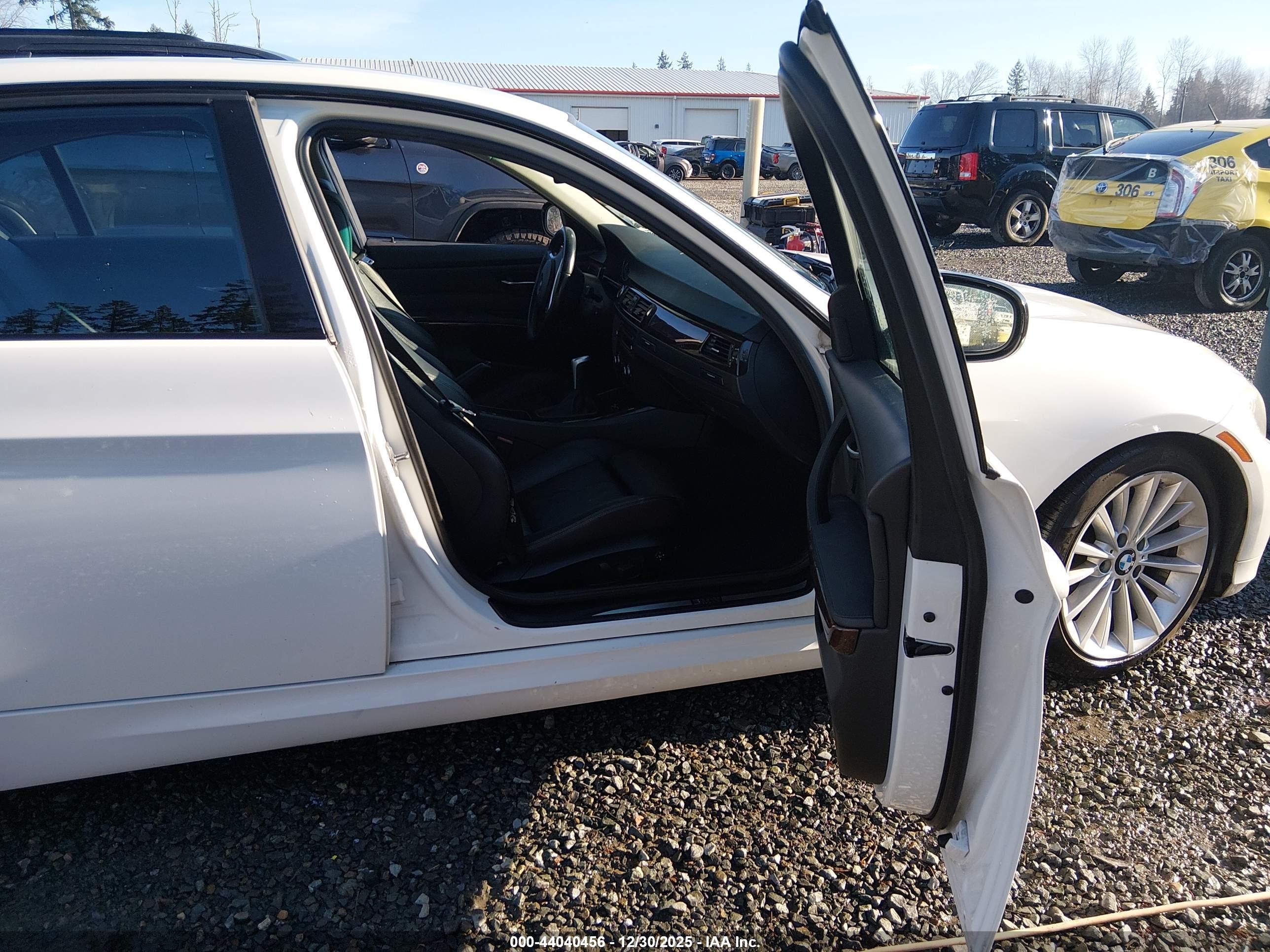 2011 Bmw 328i Xdrive White vin: WBAPK5C52BA811130