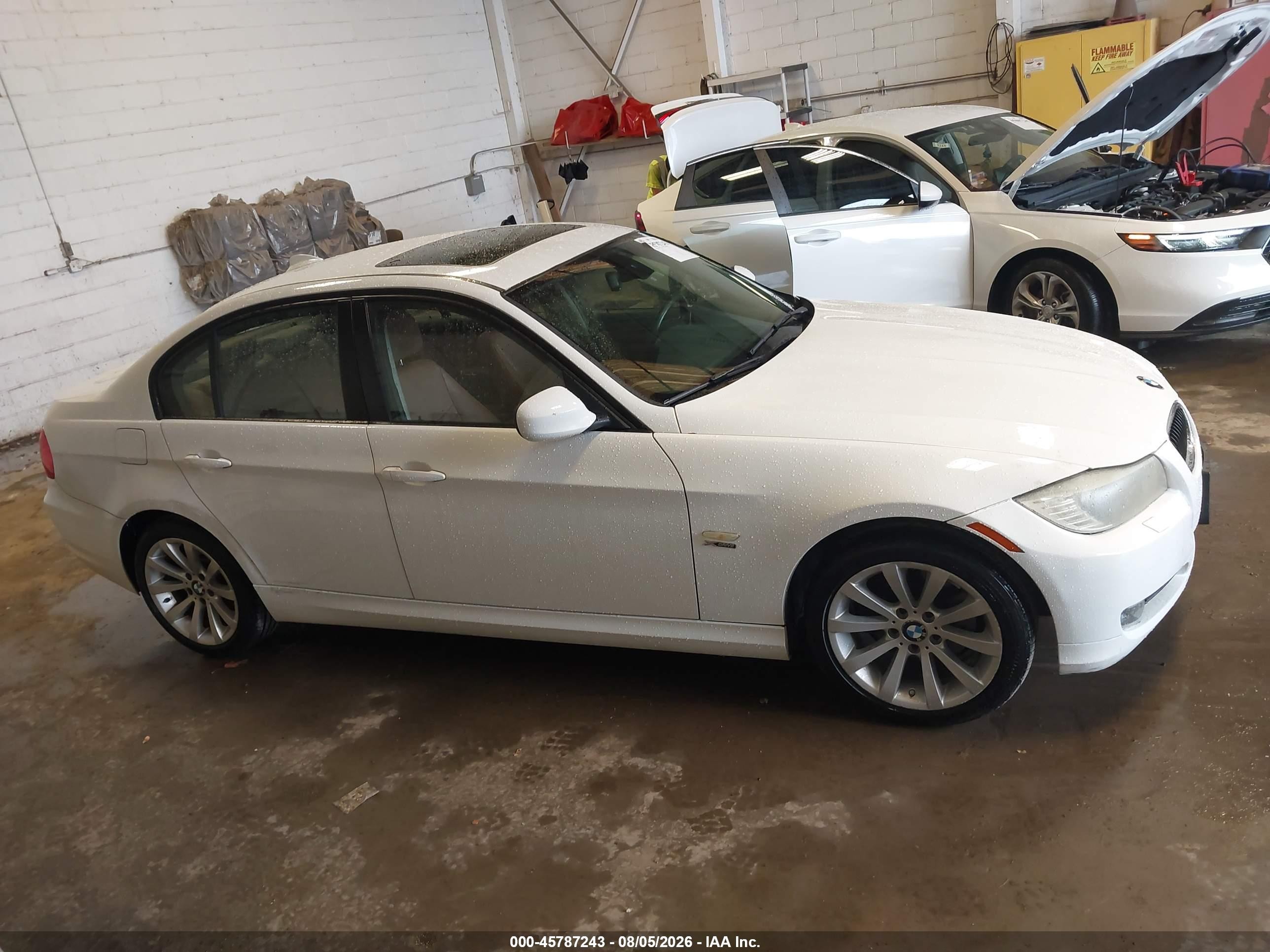 2011 Bmw 328i Xdrive White vin: WBAPK5C52BA995677