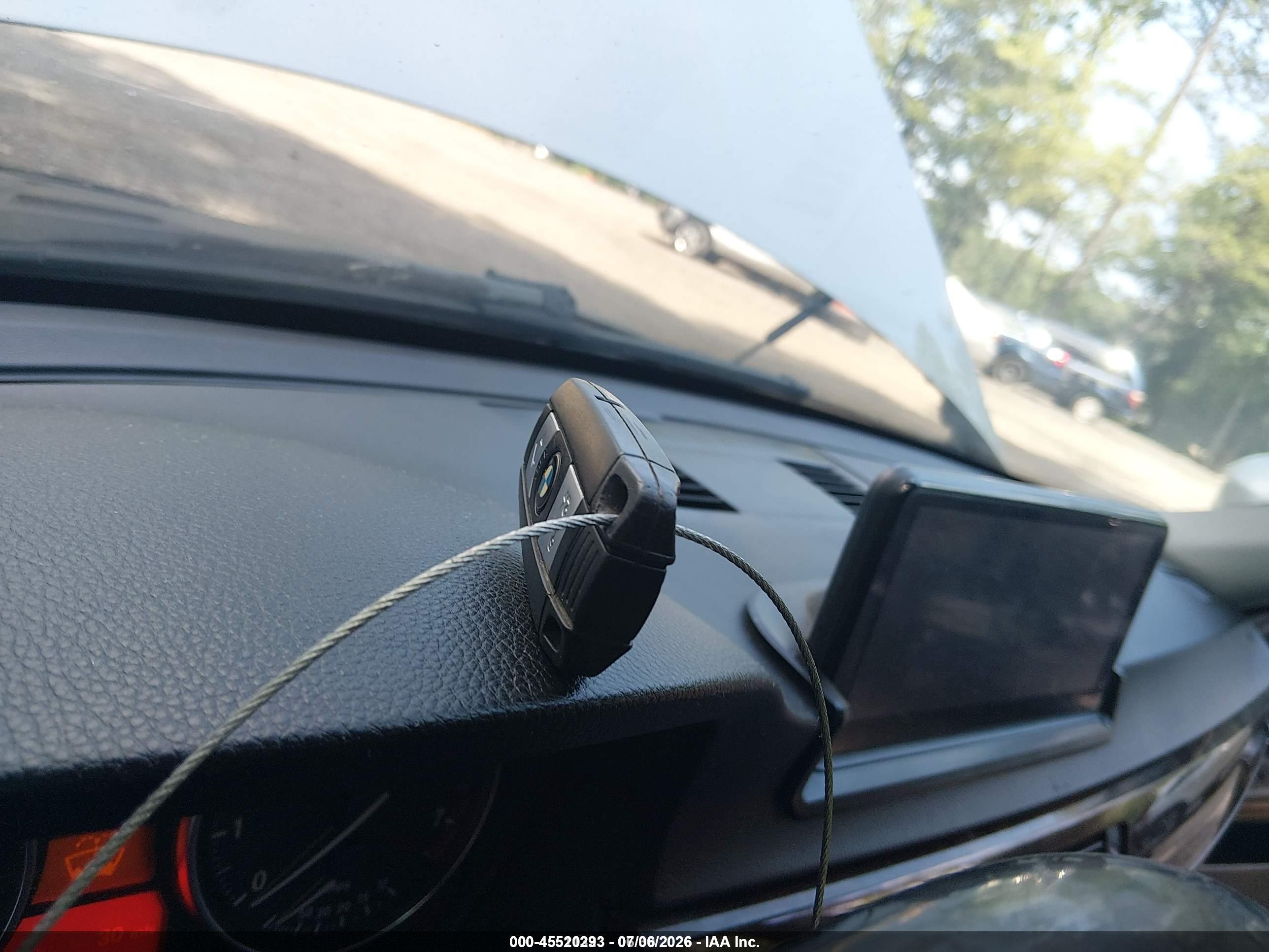2011 Bmw 328i Xdrive Silver vin: WBAPK5C52BF124233