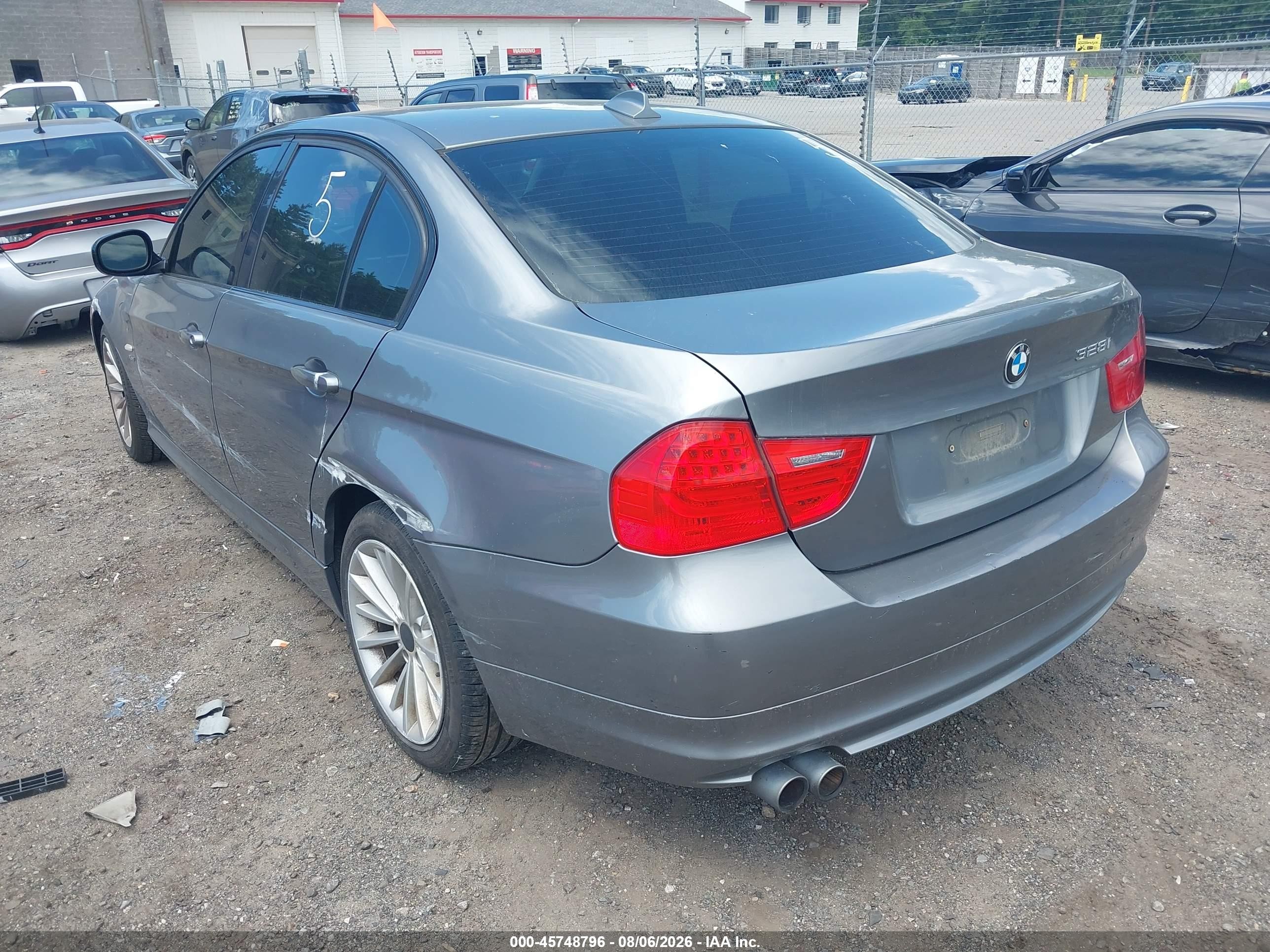 2011 Bmw 328i Xdrive Gray vin: WBAPK5C52BF126886