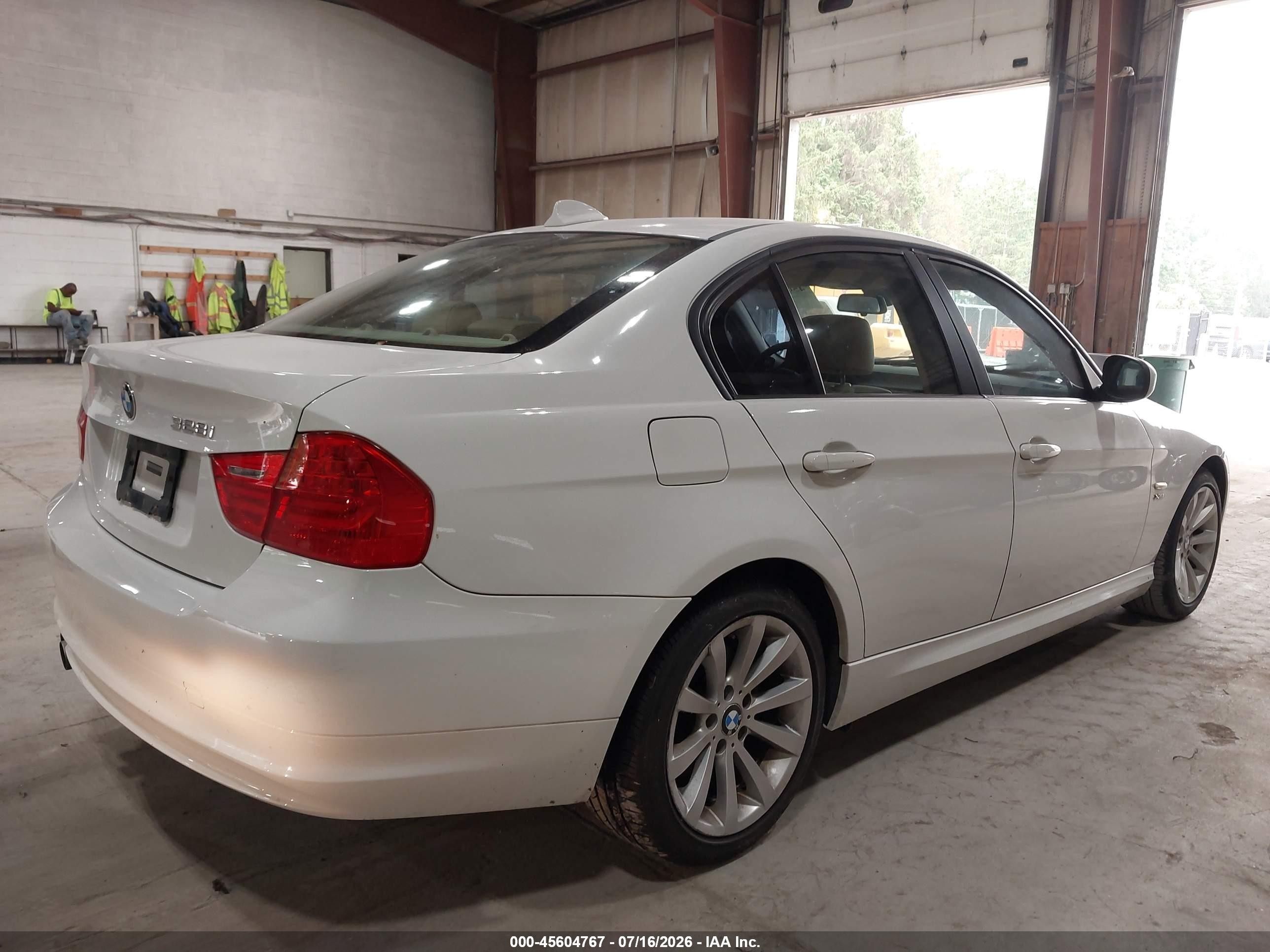 2011 Bmw 328i Xdrive White vin: WBAPK5C53BA656393