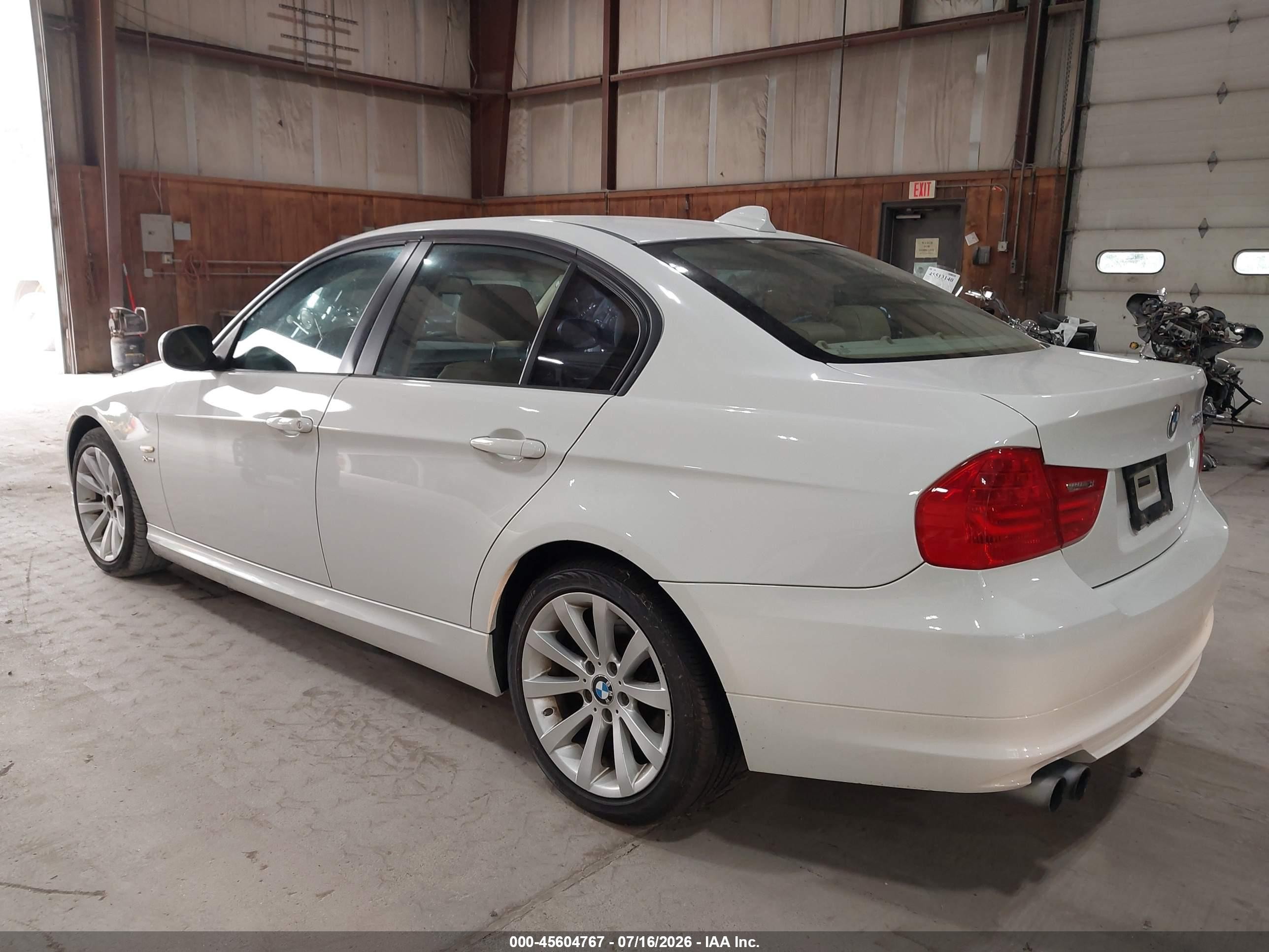 2011 Bmw 328i Xdrive White vin: WBAPK5C53BA656393