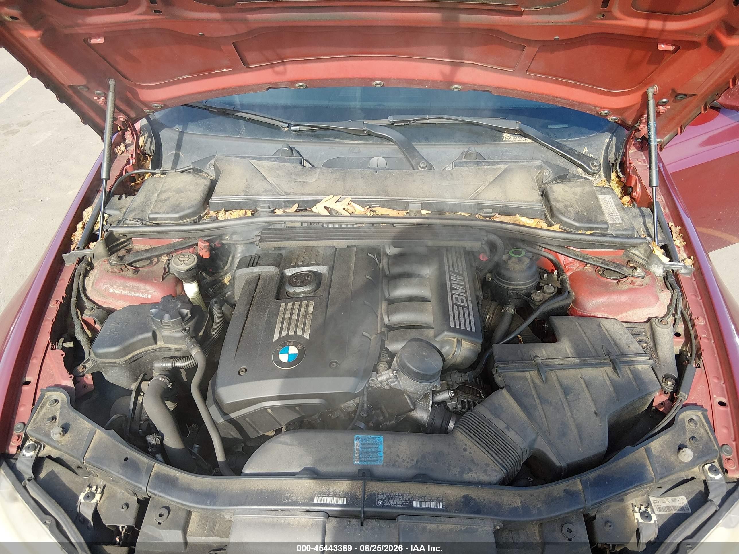 2011 Bmw 328i Xdrive Maroon vin: WBAPK5C53BA659293