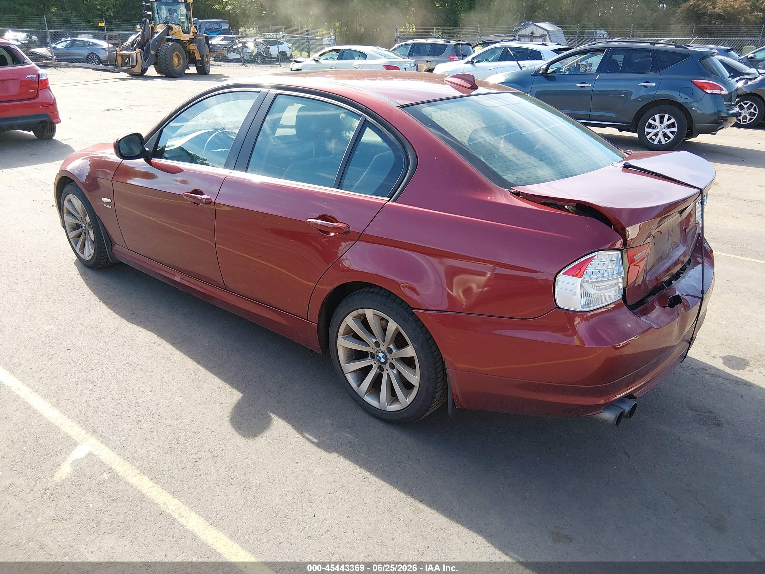 2011 Bmw 328i Xdrive Maroon vin: WBAPK5C53BA659293