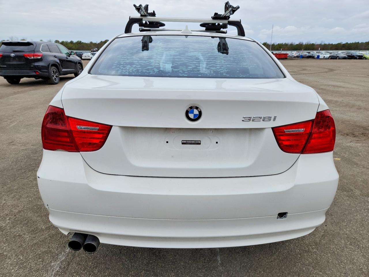 2010 Bmw 3 Series White vin: WBAPK5C54AA648981