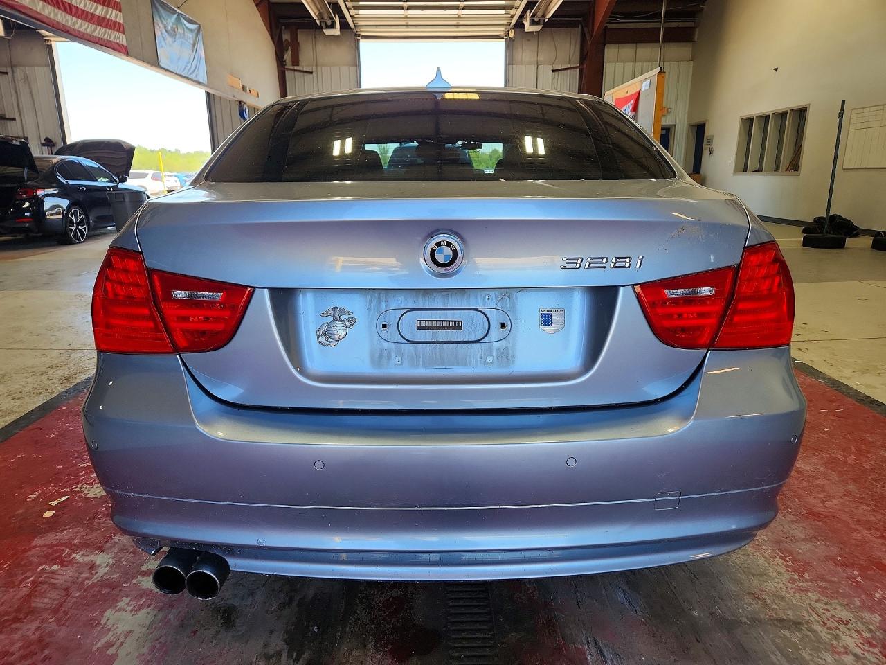 2010 Bmw 328 Xi Sulev Blue vin: WBAPK5C54AA653503
