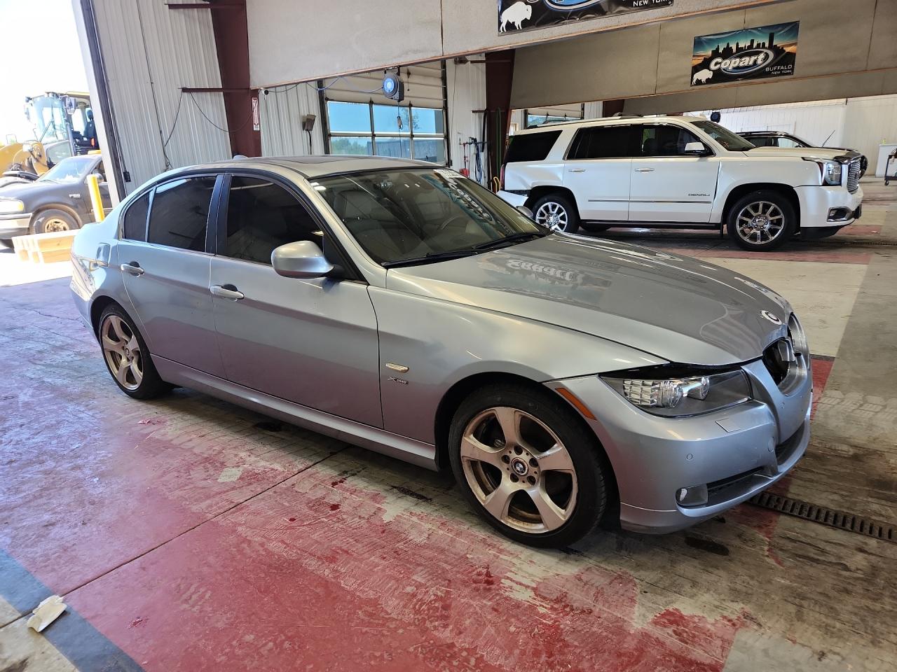 2010 Bmw 328 Xi Sulev Blue vin: WBAPK5C54AA653503 Damage: Right Front Fender, Heavy Scratch, 4 To 5 Inches