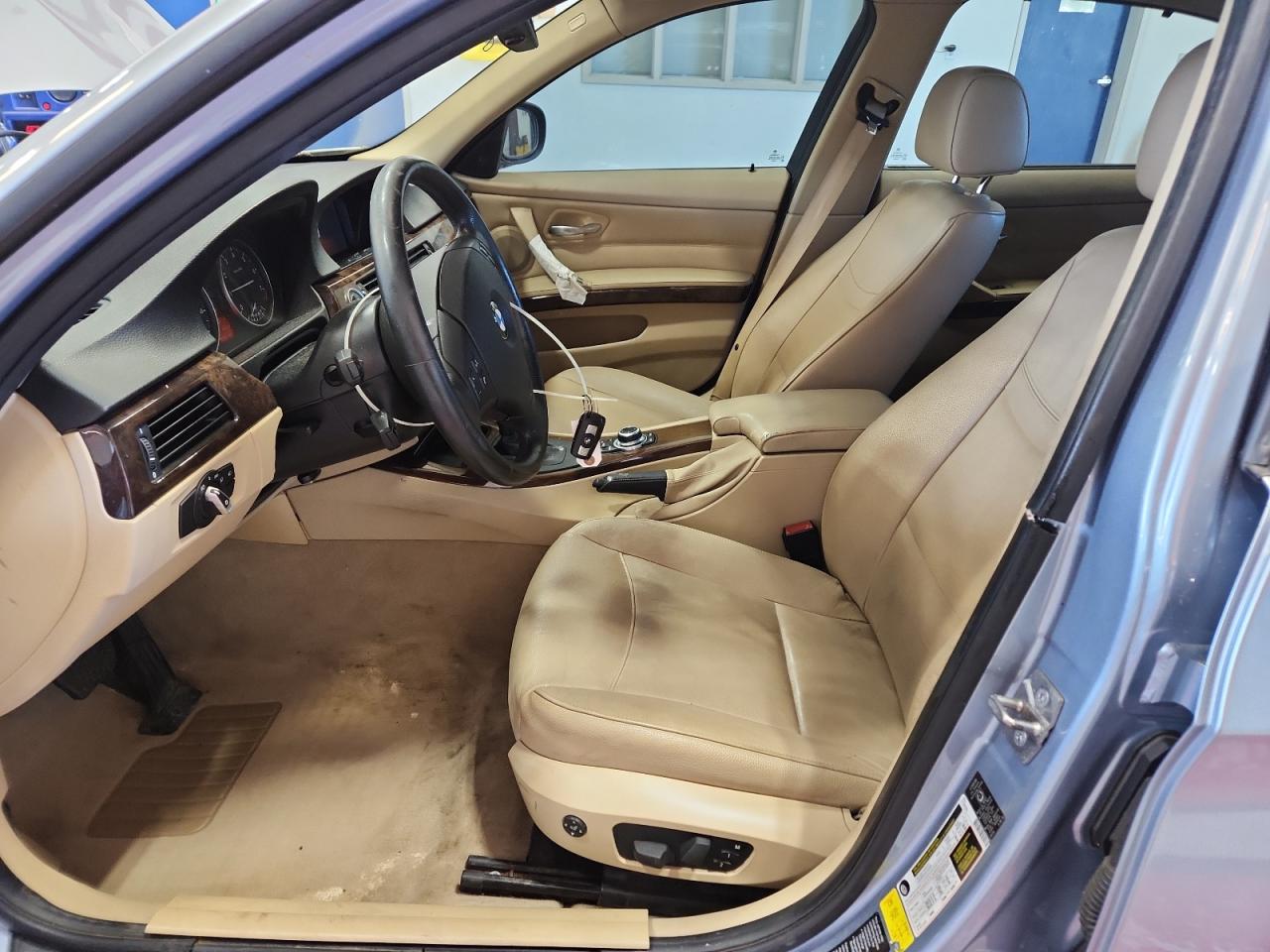 2010 Bmw 328 Xi Sulev Blue vin: WBAPK5C54AA653503 Damage: Right Front Inter. Door Handle, Broken, Replacement Required