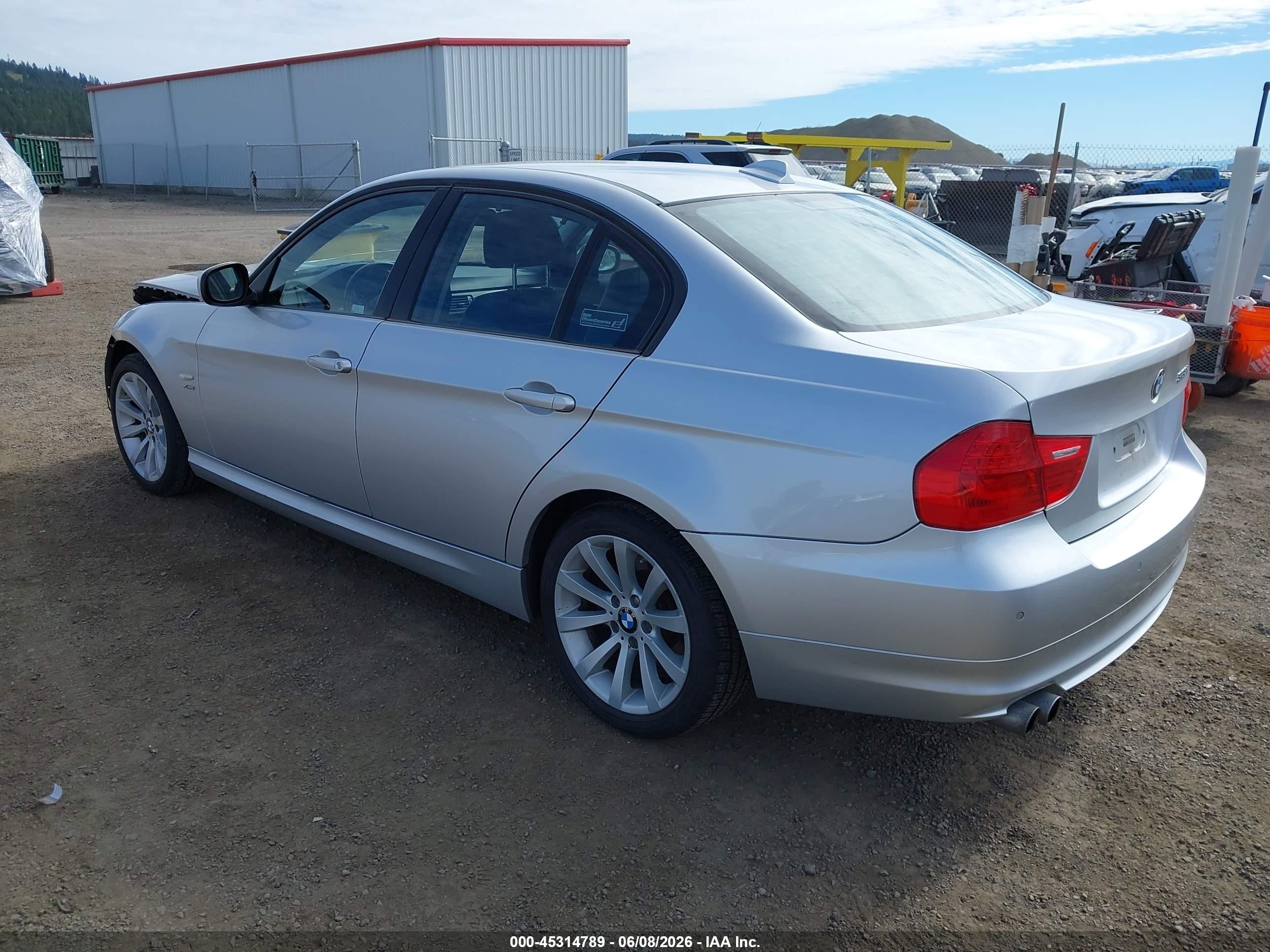 2011 Bmw 328i Xdrive Silver vin: WBAPK5C54BA660677