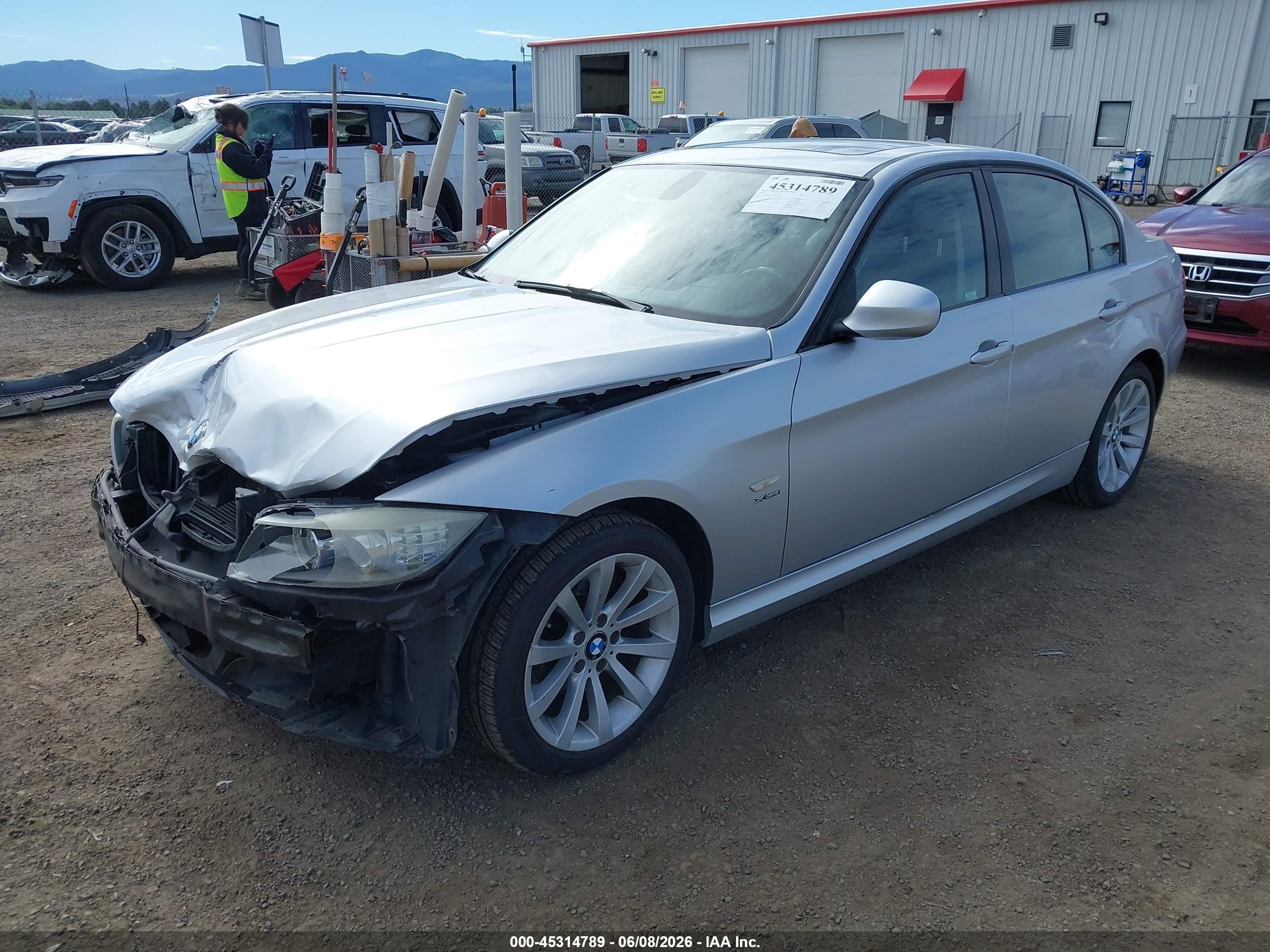 2011 Bmw 328i Xdrive Silver vin: WBAPK5C54BA660677