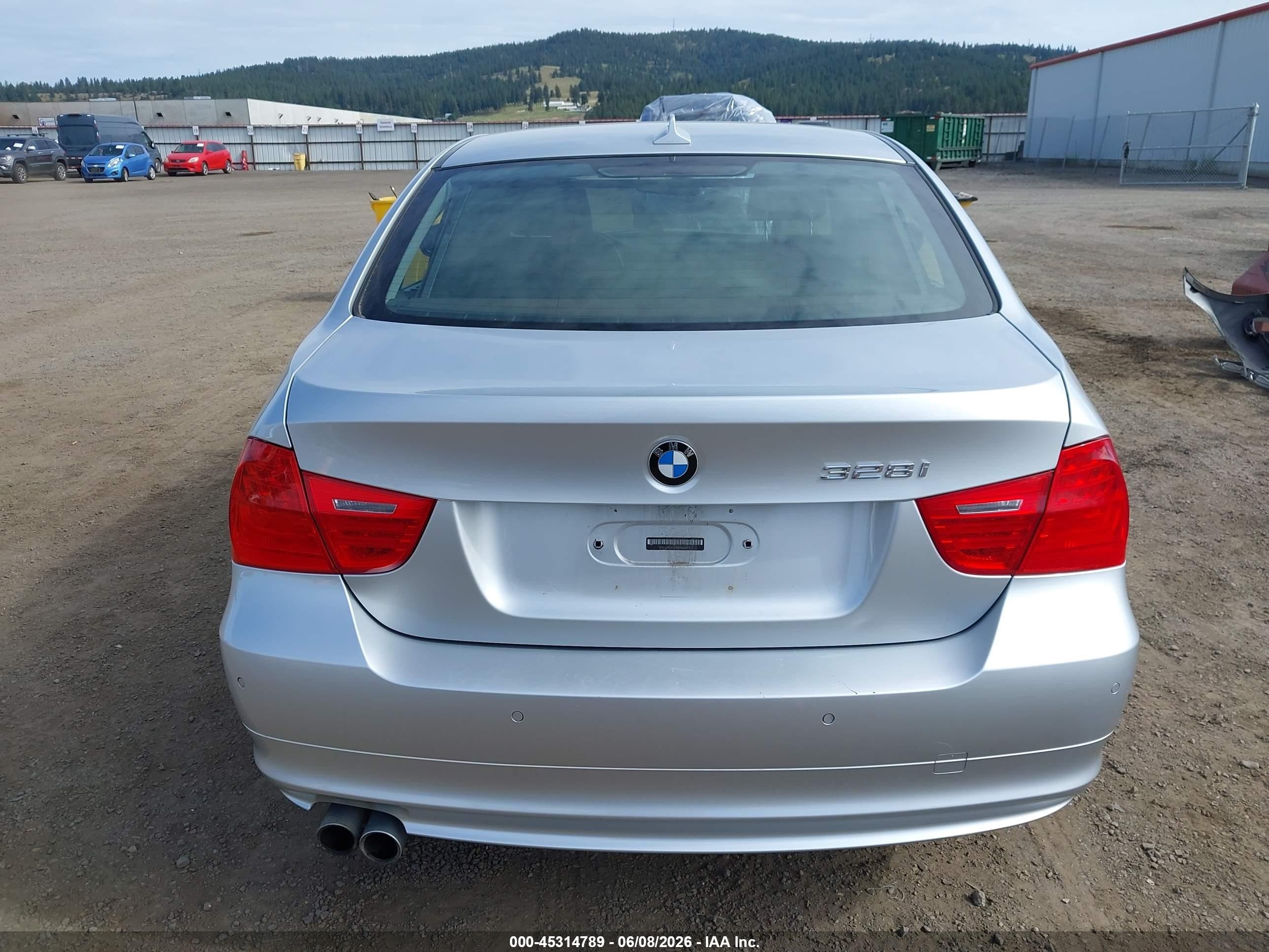 2011 Bmw 328i Xdrive Silver vin: WBAPK5C54BA660677