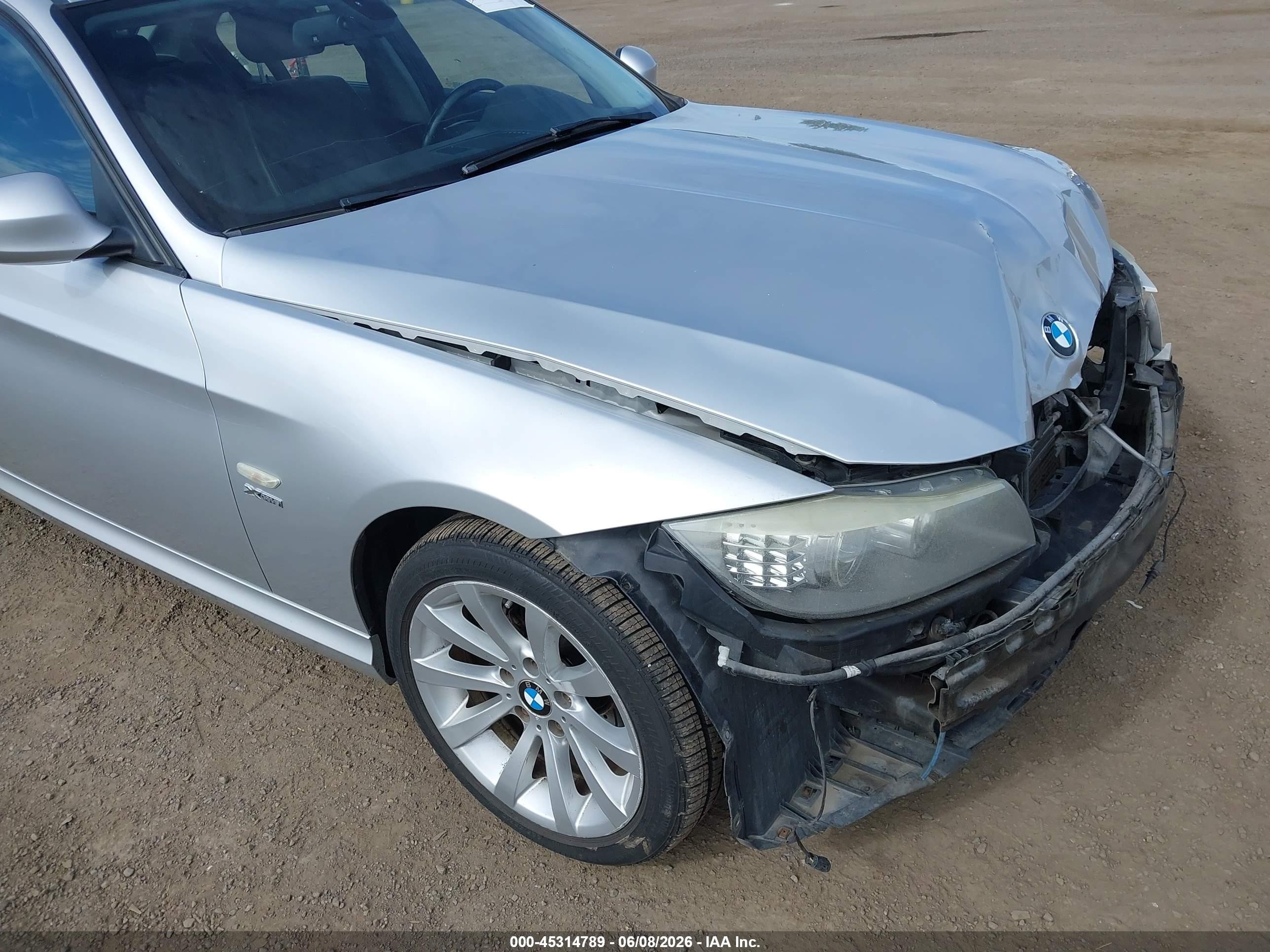 2011 Bmw 328i Xdrive Silver vin: WBAPK5C54BA660677