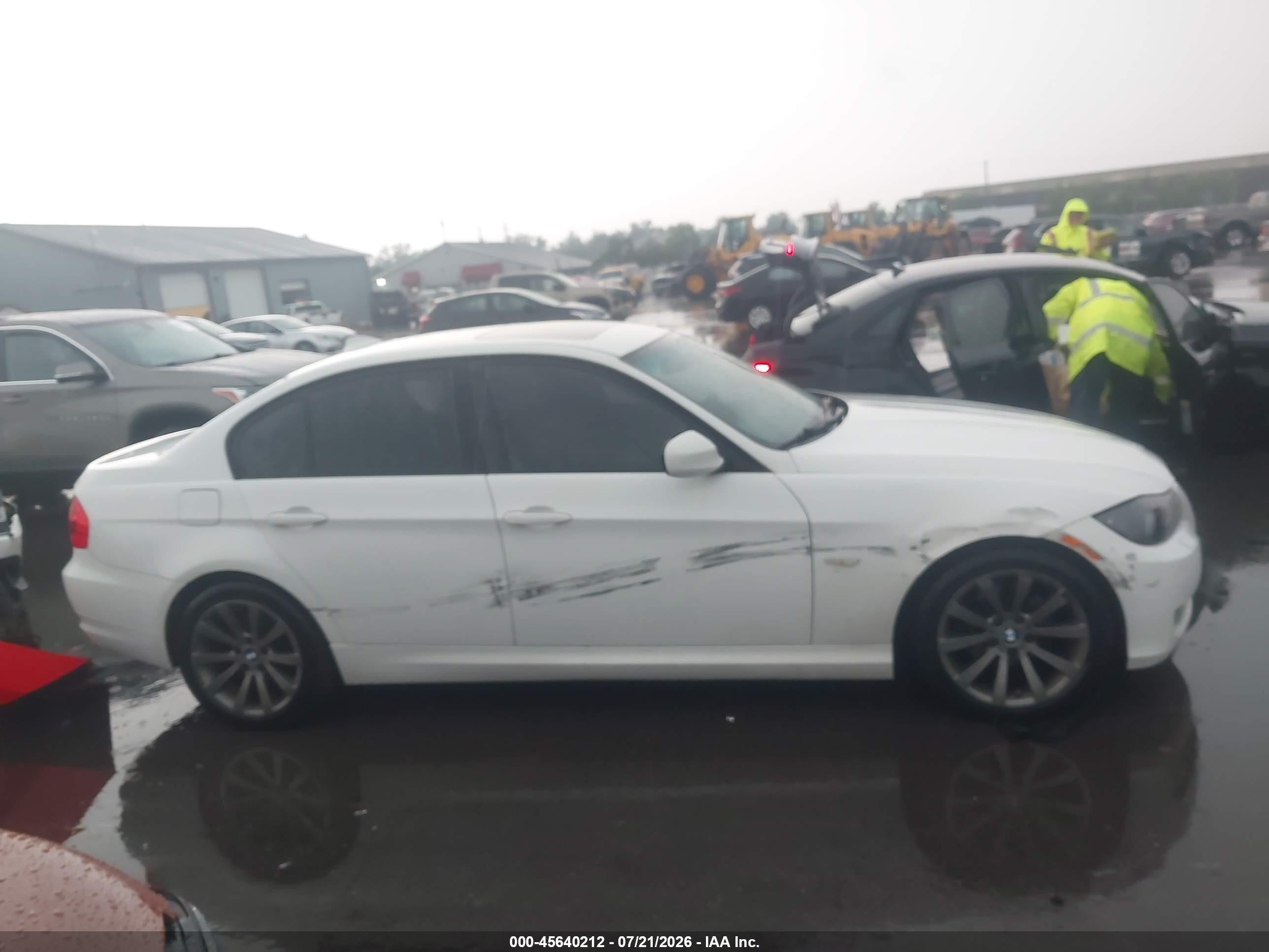 2011 Bmw 328i Xdrive Белый vin: WBAPK5C55BA994393