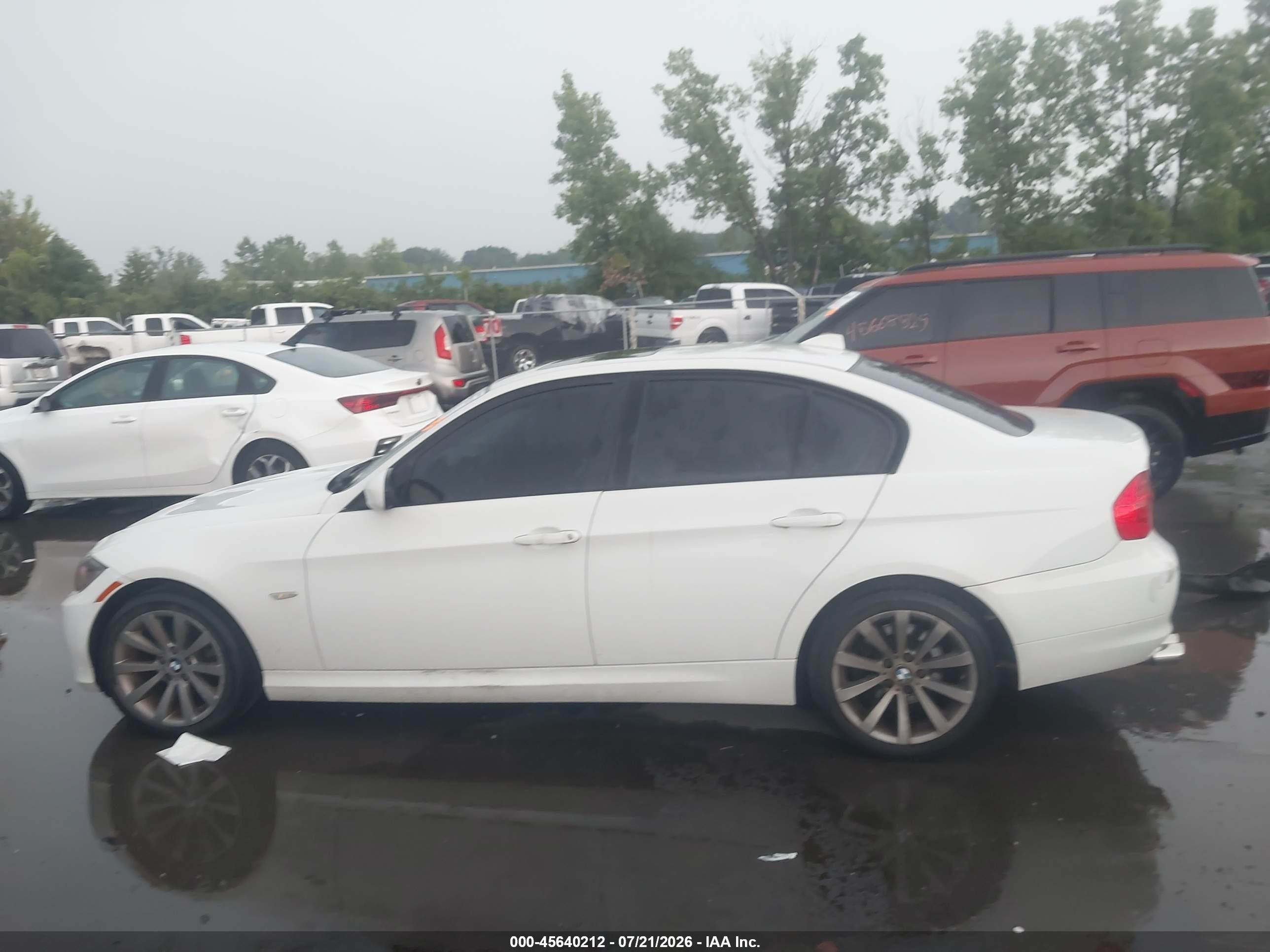 2011 Bmw 328i Xdrive Белый vin: WBAPK5C55BA994393