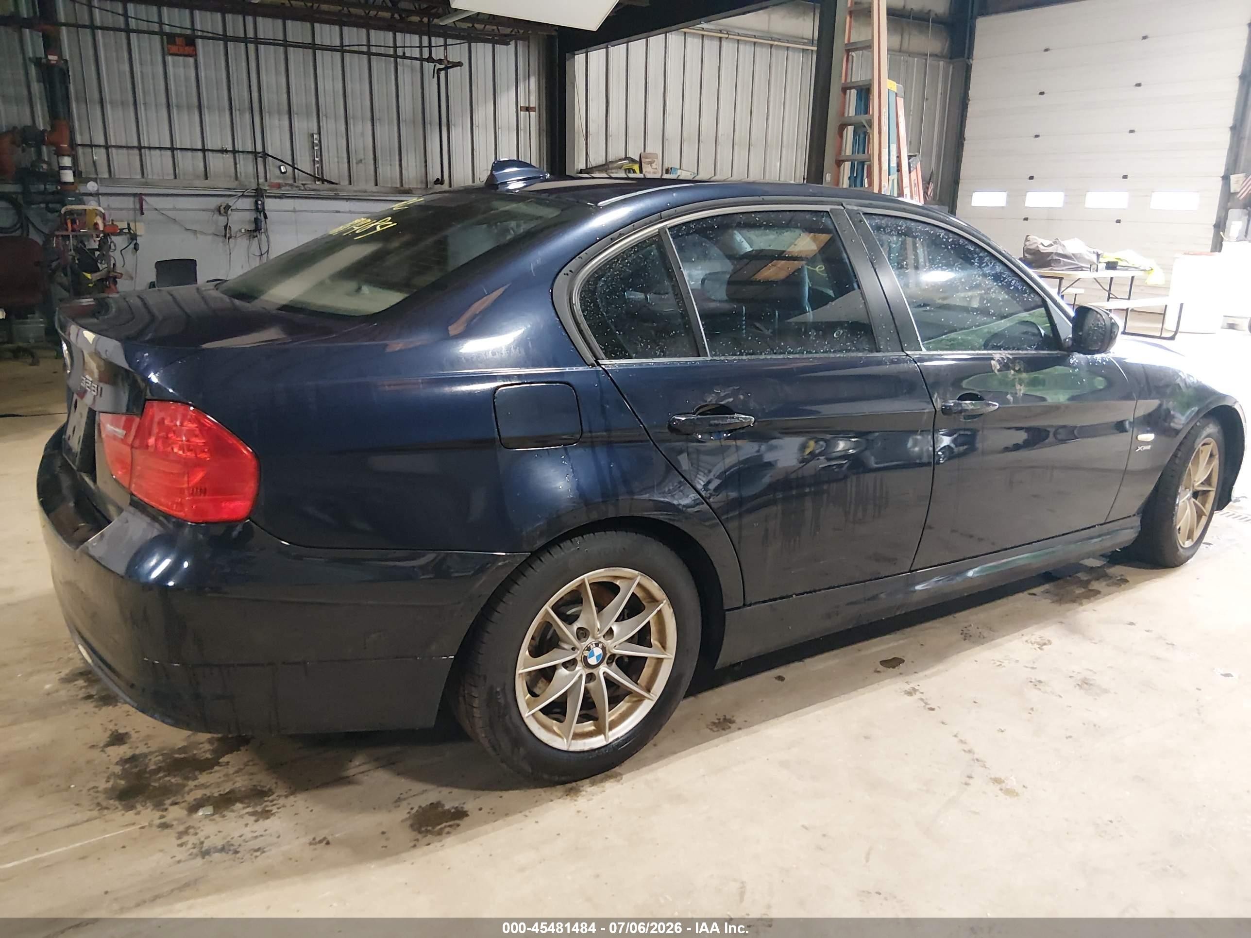 2010 Bmw 328i Xdrive Blue vin: WBAPK5C56AA648111
