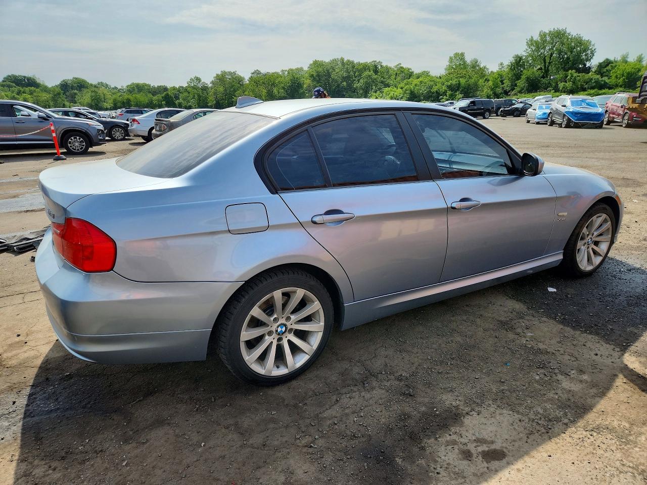 2011 Bmw 328 Xi Sulev Blue vin: WBAPK5C56BA994368