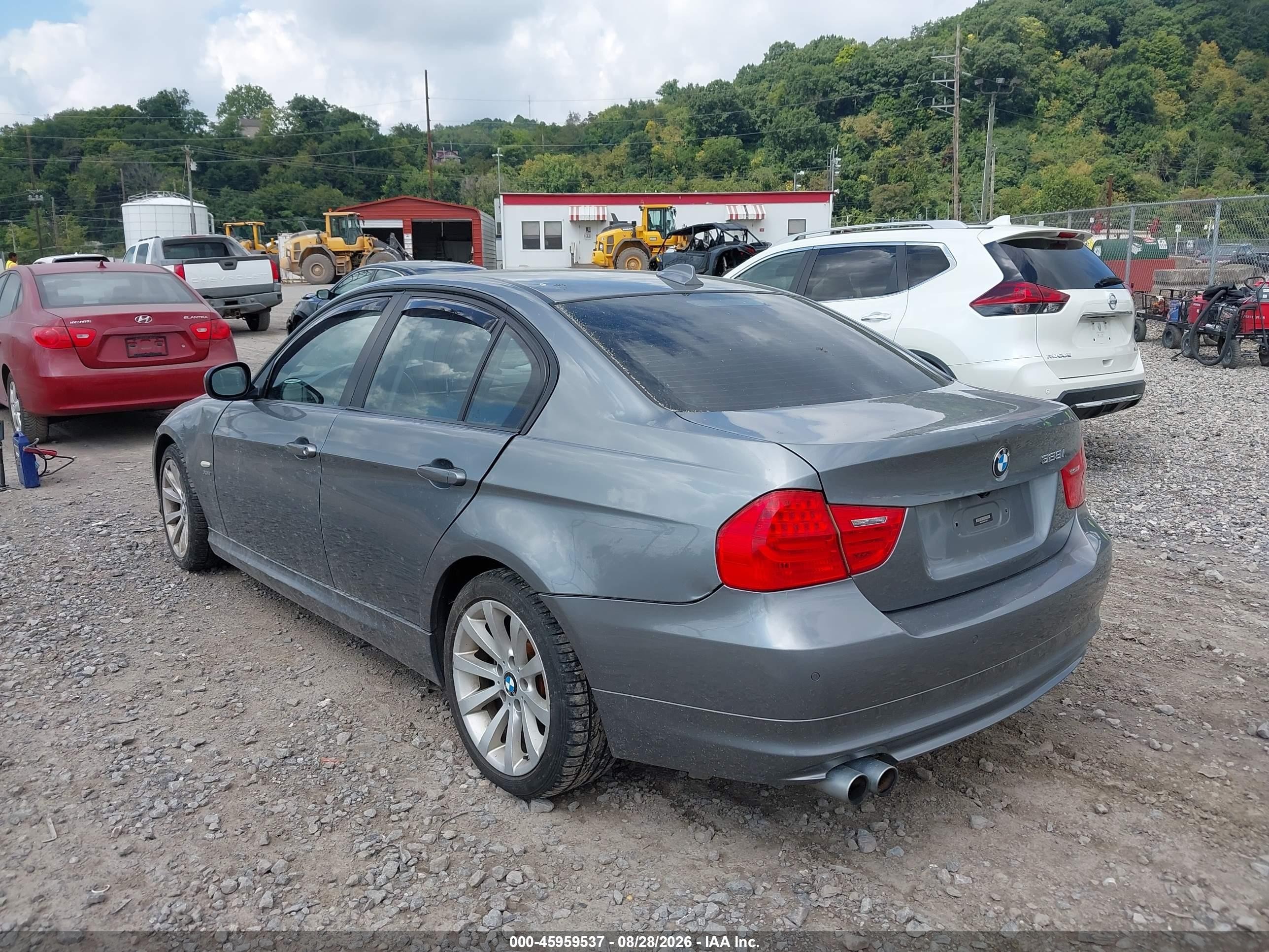 2011 Bmw 328i Xdrive Gray vin: WBAPK5C56BF122002