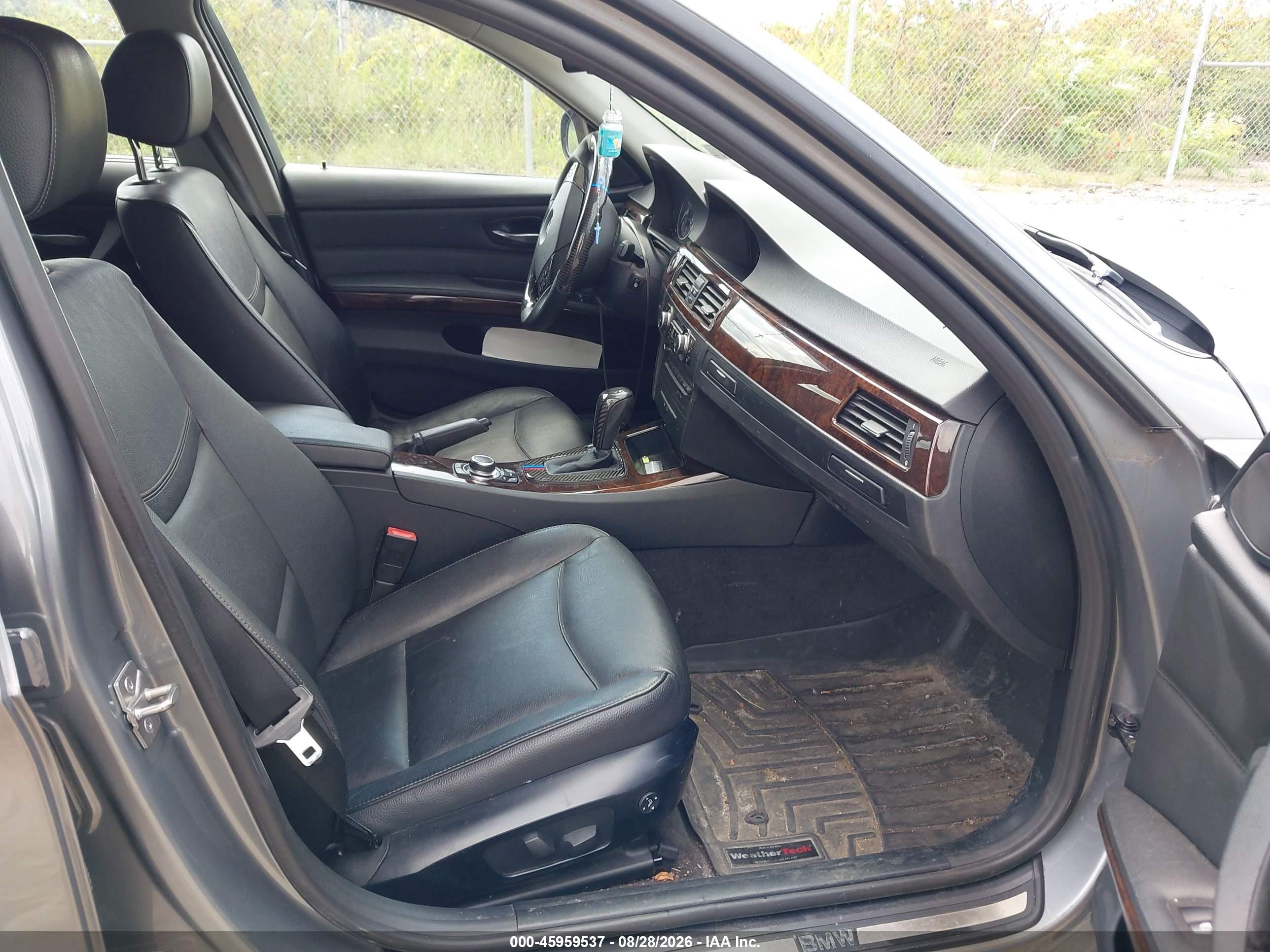 2011 Bmw 328i Xdrive Gray vin: WBAPK5C56BF122002
