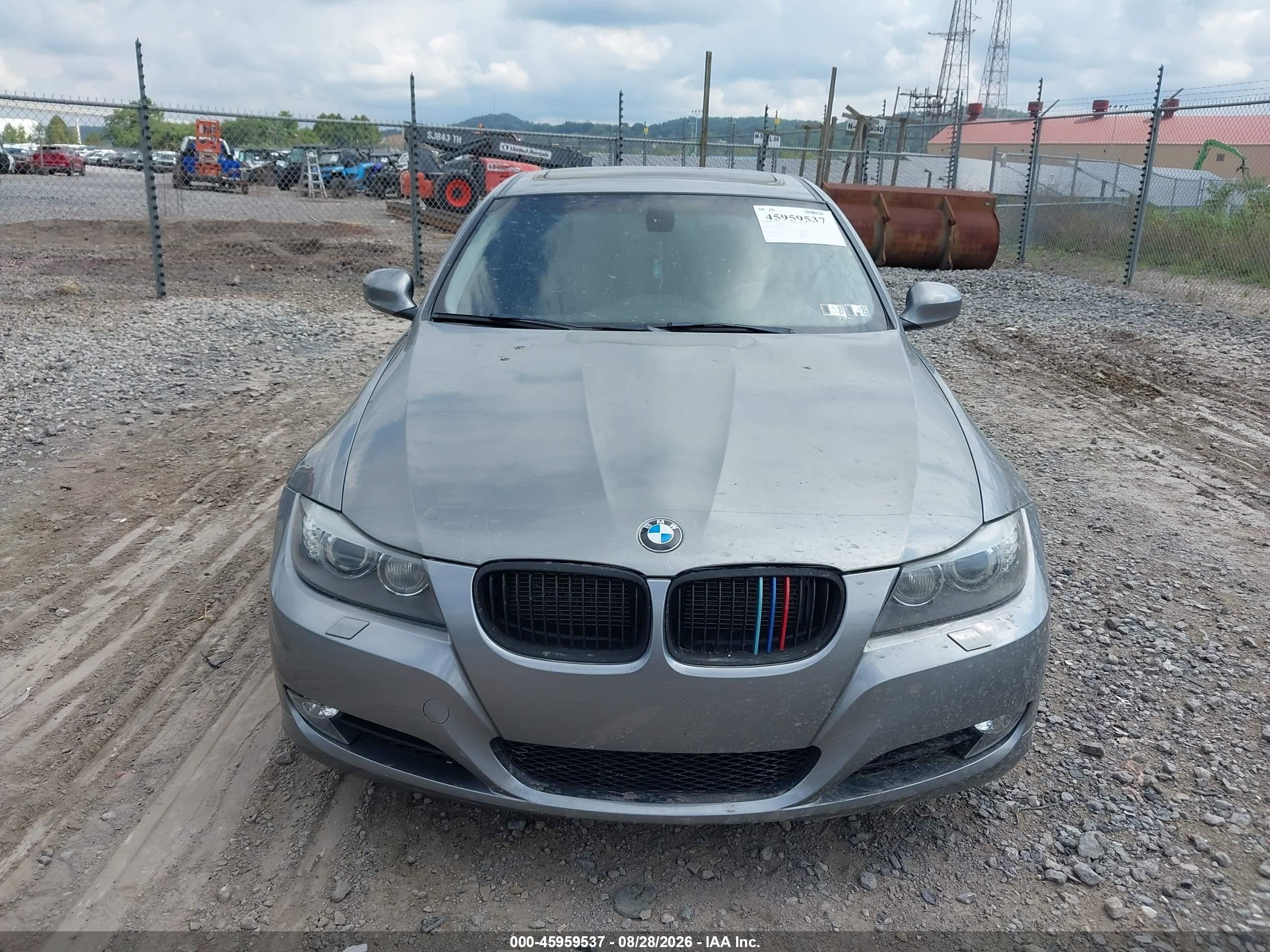 2011 Bmw 328i Xdrive Gray vin: WBAPK5C56BF122002