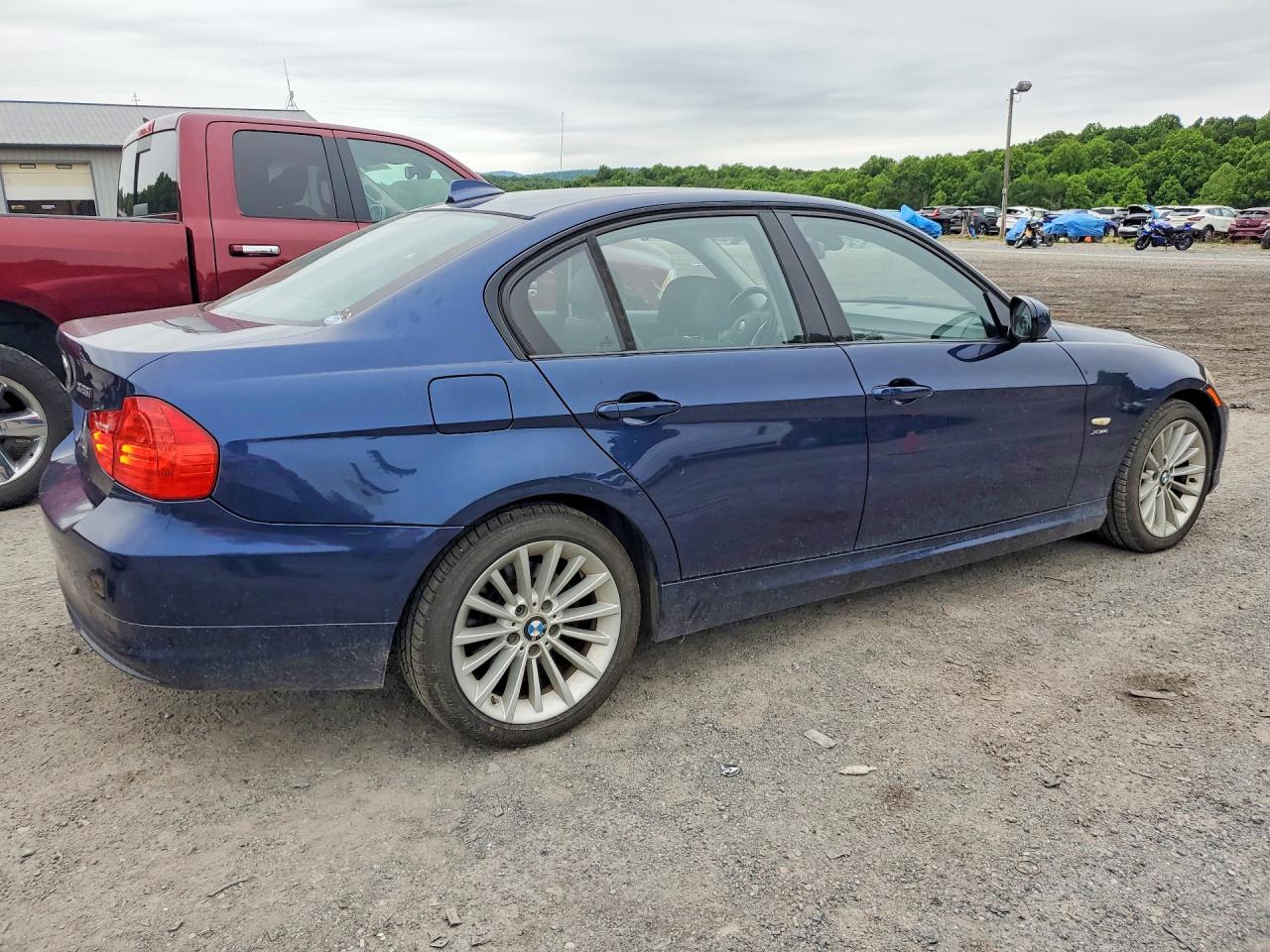 2011 Bmw 328 Xi Sulev Blue vin: WBAPK5C57BA656378