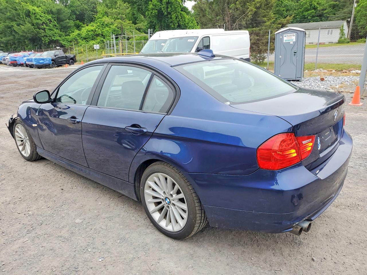 2011 Bmw 328 Xi Sulev Blue vin: WBAPK5C57BA656378