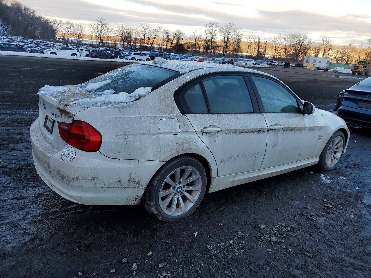 2011 Bmw 328 Xi Sulev White vin: WBAPK5C57BA660429