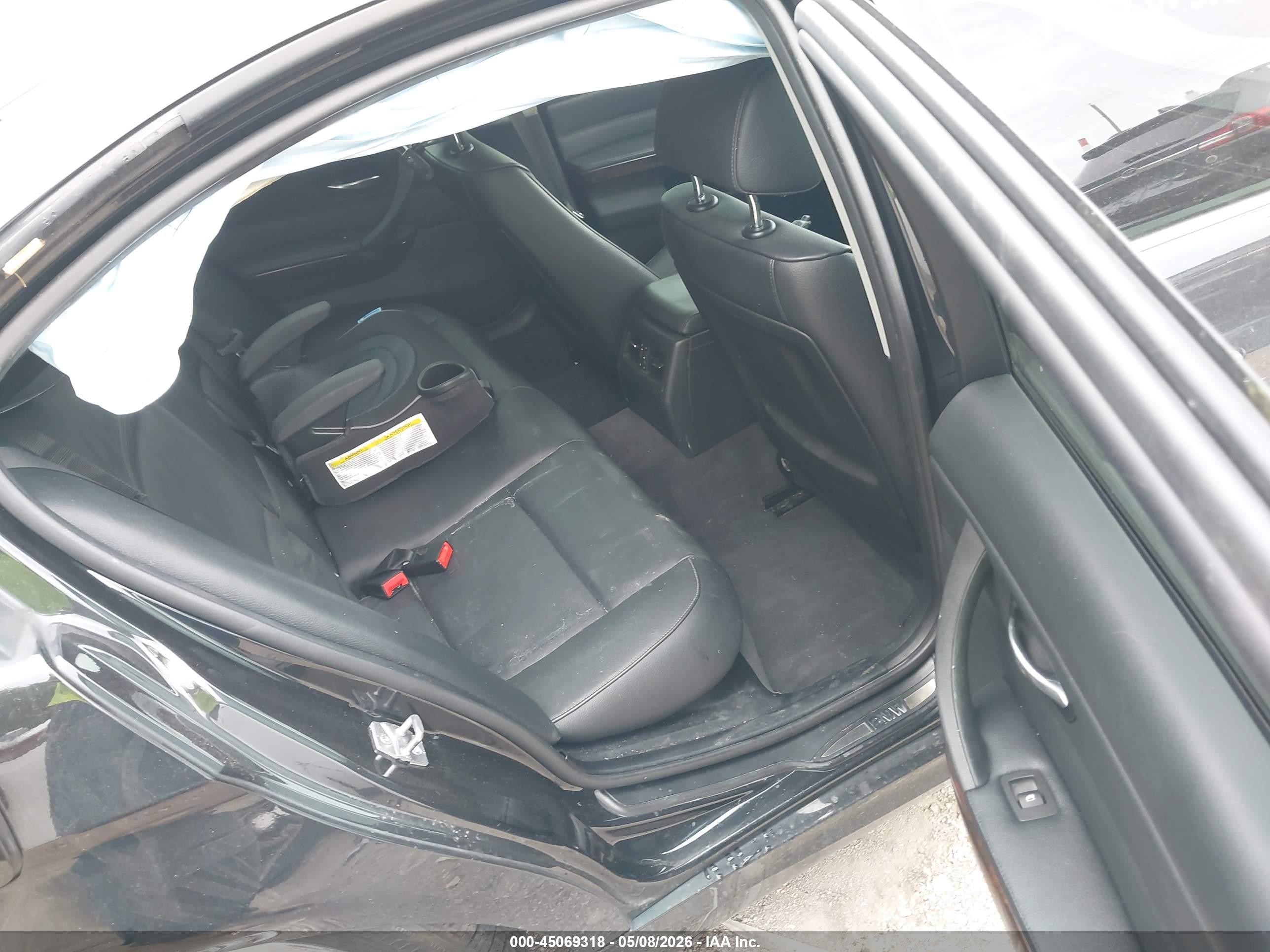 2011 Bmw 328i Xdrive Black vin: WBAPK5C57BA662147