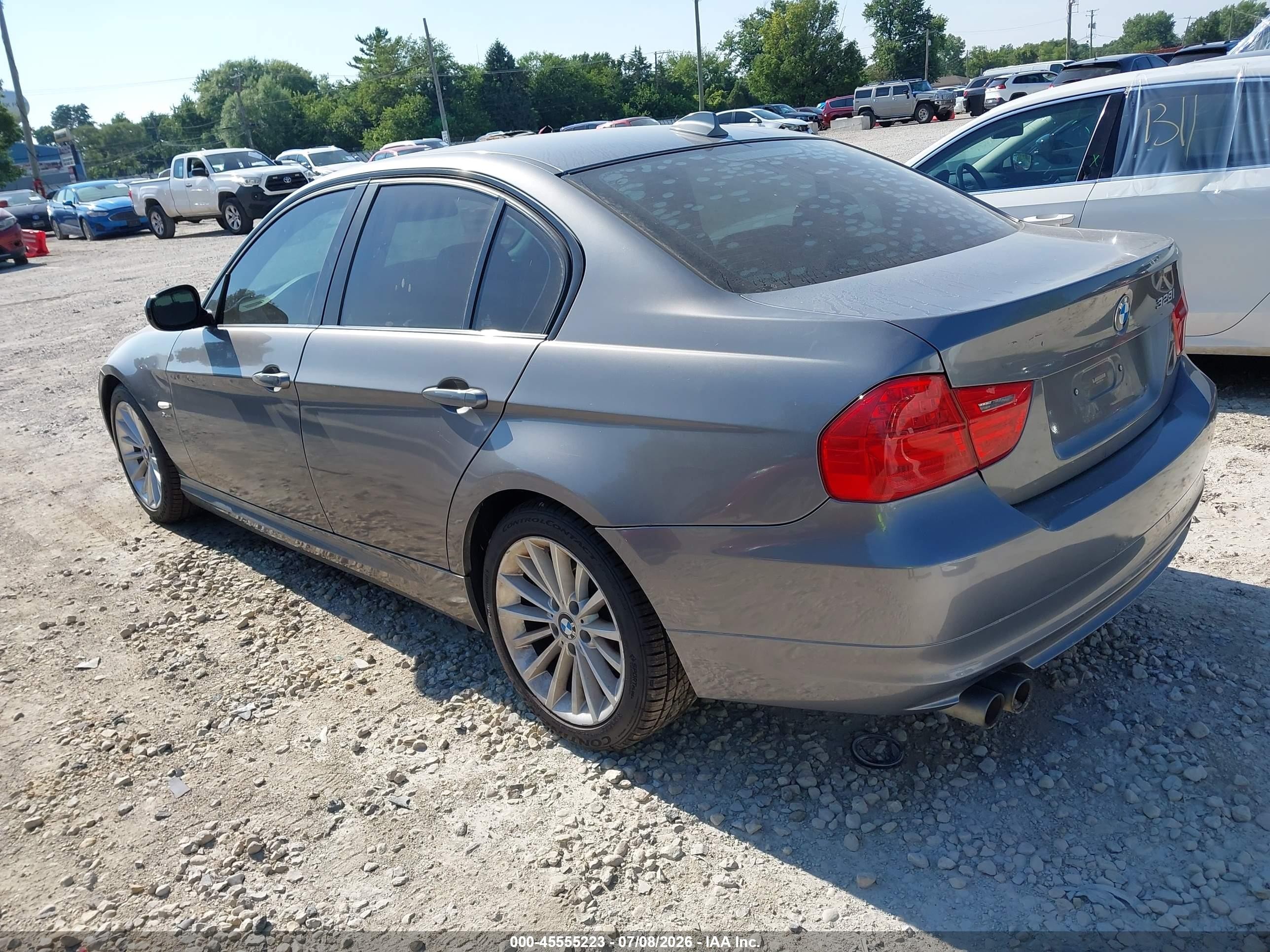 2011 Bmw 328i Xdrive Silver vin: WBAPK5C57BF123823