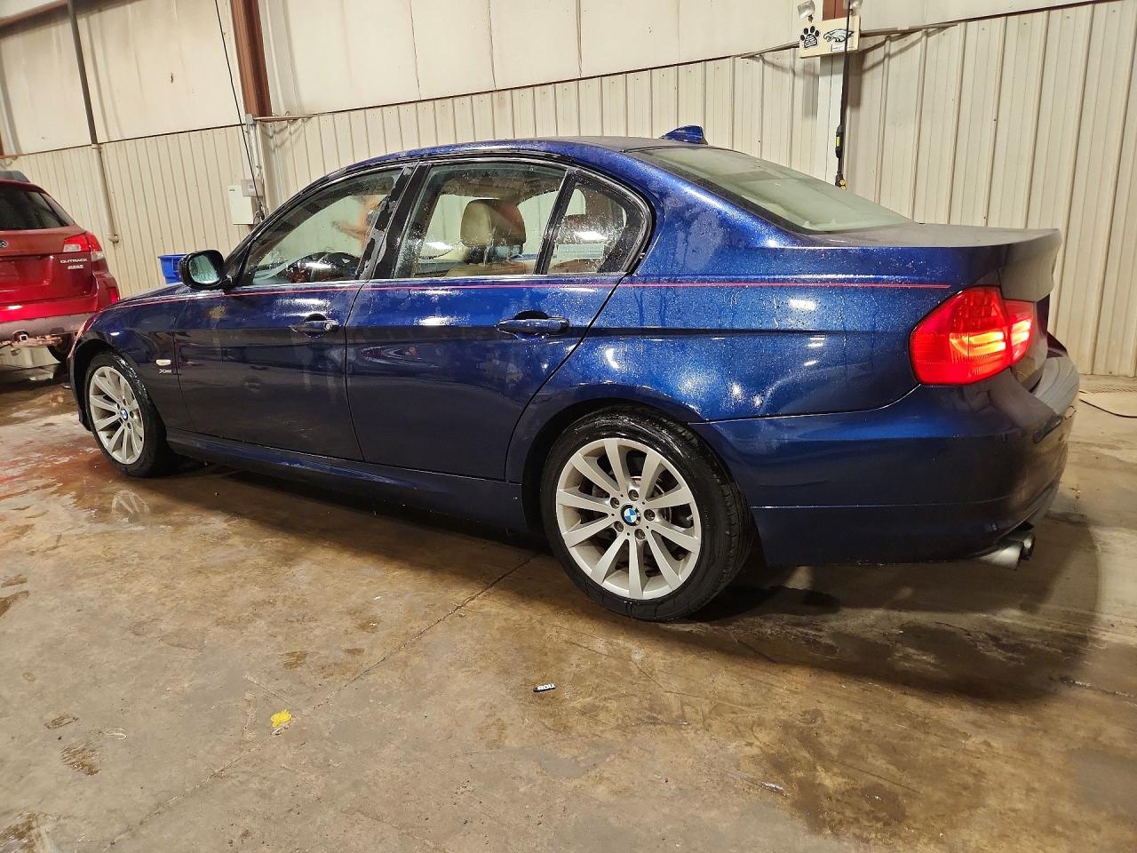 2011 Bmw 328 Xi Sulev Blue vin: WBAPK5C57BF124843