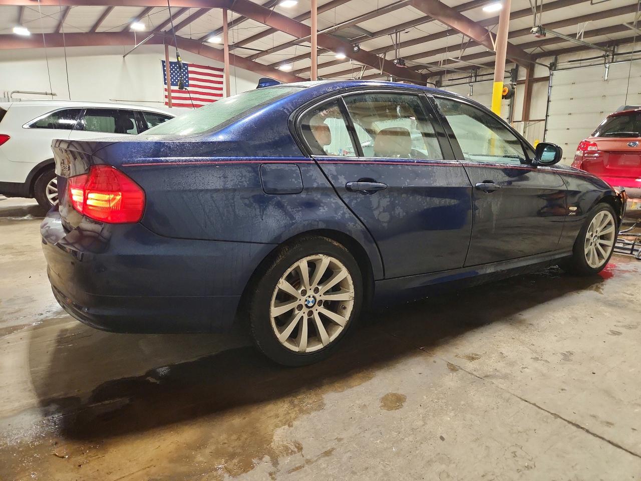 2011 Bmw 328 Xi Sulev Blue vin: WBAPK5C57BF124843