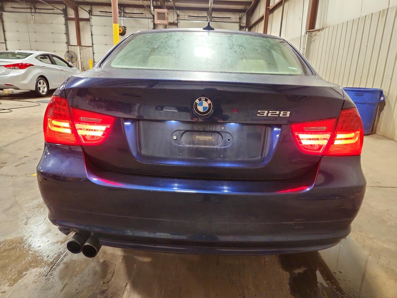 2011 Bmw 328 Xi Sulev Blue vin: WBAPK5C57BF124843