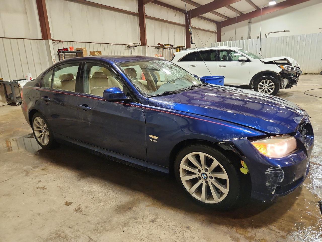 2011 Bmw 328 Xi Sulev Blue vin: WBAPK5C57BF124843