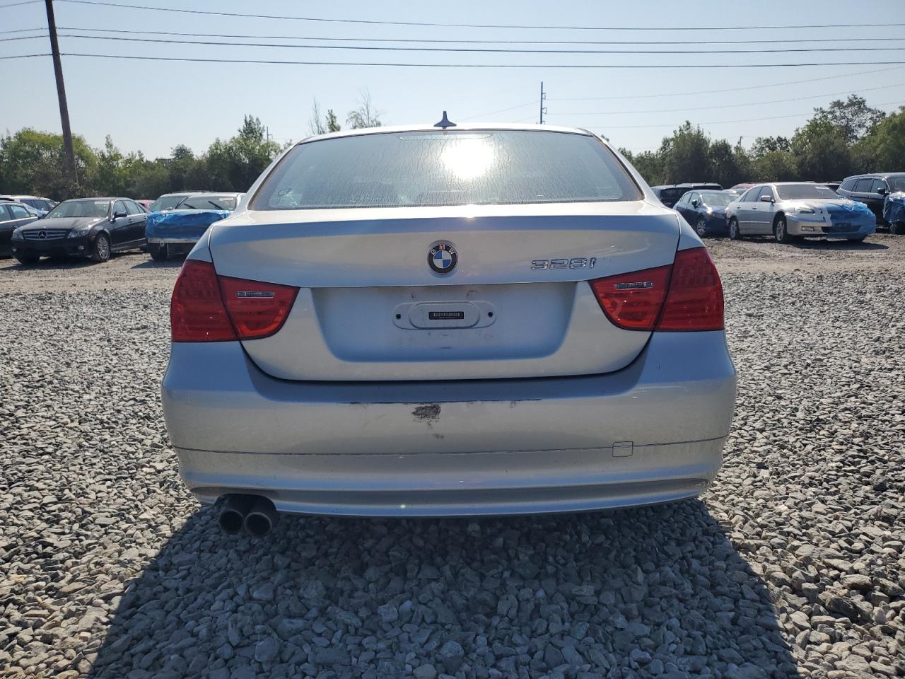2011 Bmw 328 Xi Sulev Silver vin: WBAPK5C57BF127127