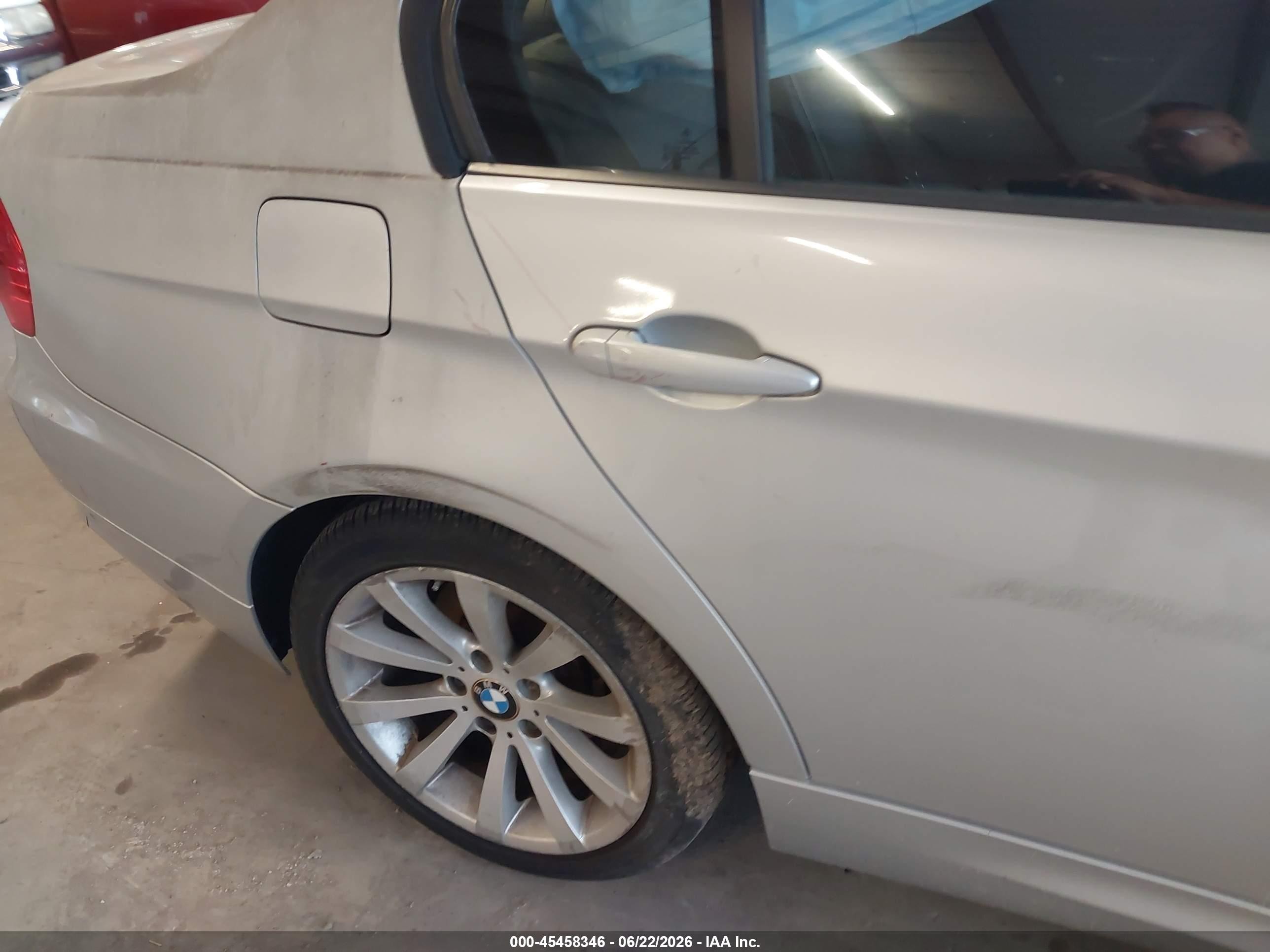 2011 Bmw 328i Xdrive Silver vin: WBAPK5C58BF125645
