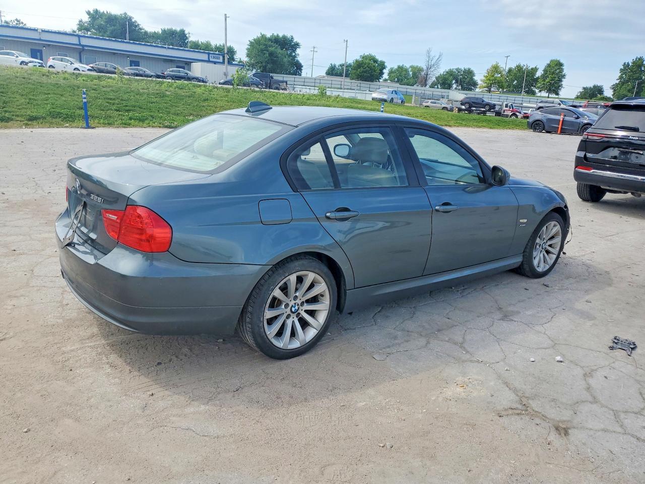 2011 Bmw 328 Xi Sulev Blue vin: WBAPK5C59BA656818