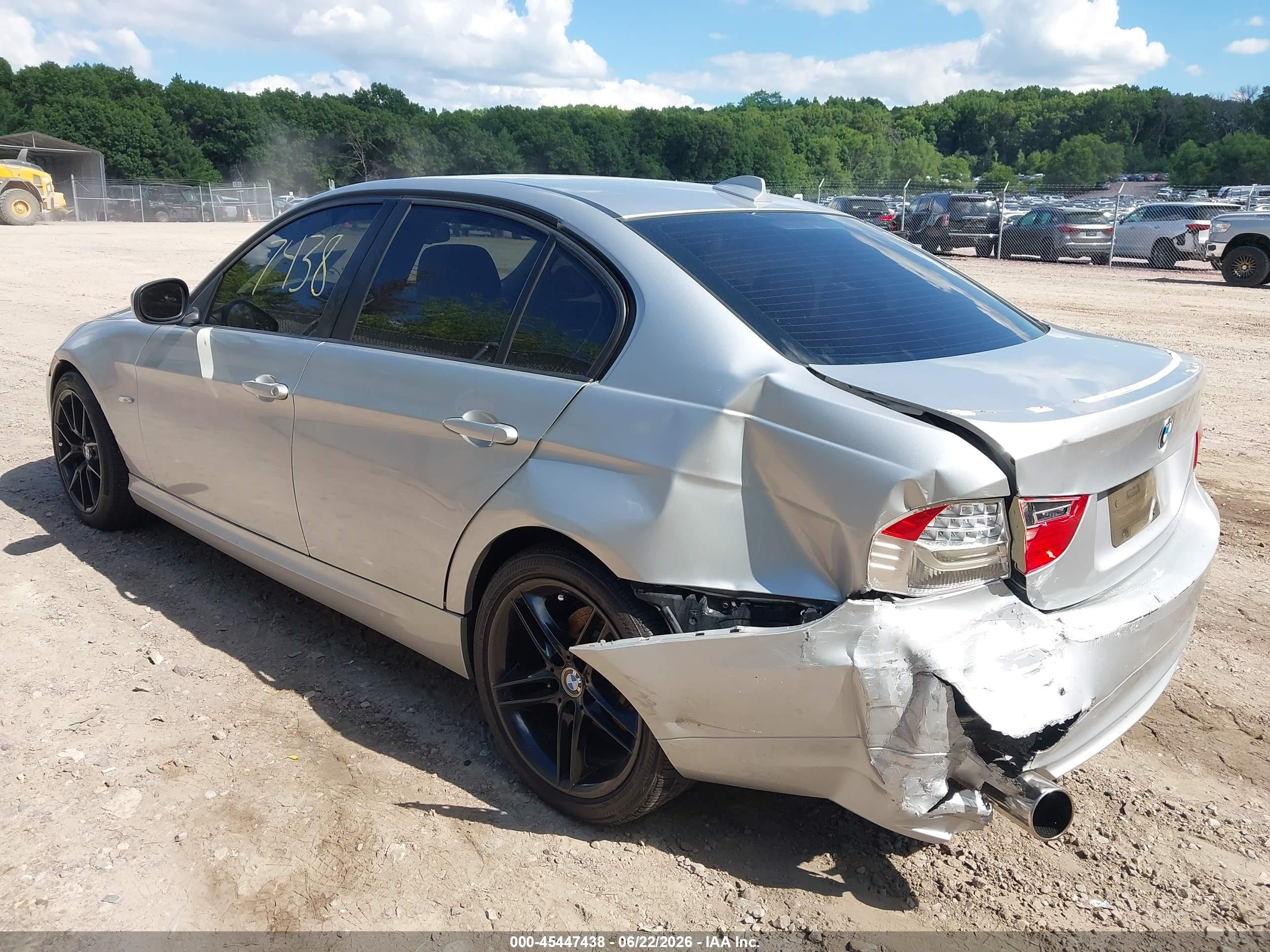 2011 Bmw 328i Xdrive Silver vin: WBAPK5C59BF121636