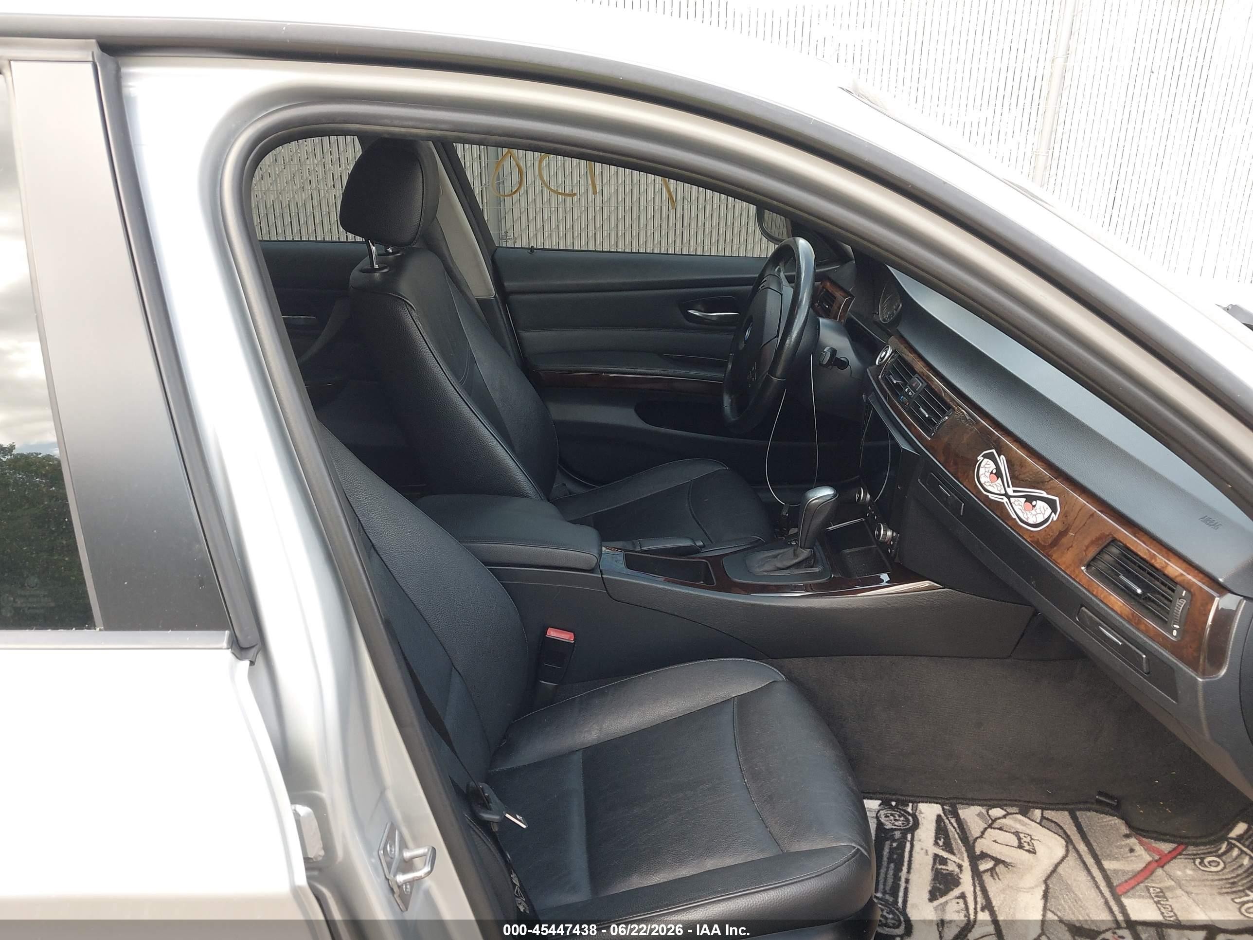 2011 Bmw 328i Xdrive Silver vin: WBAPK5C59BF121636