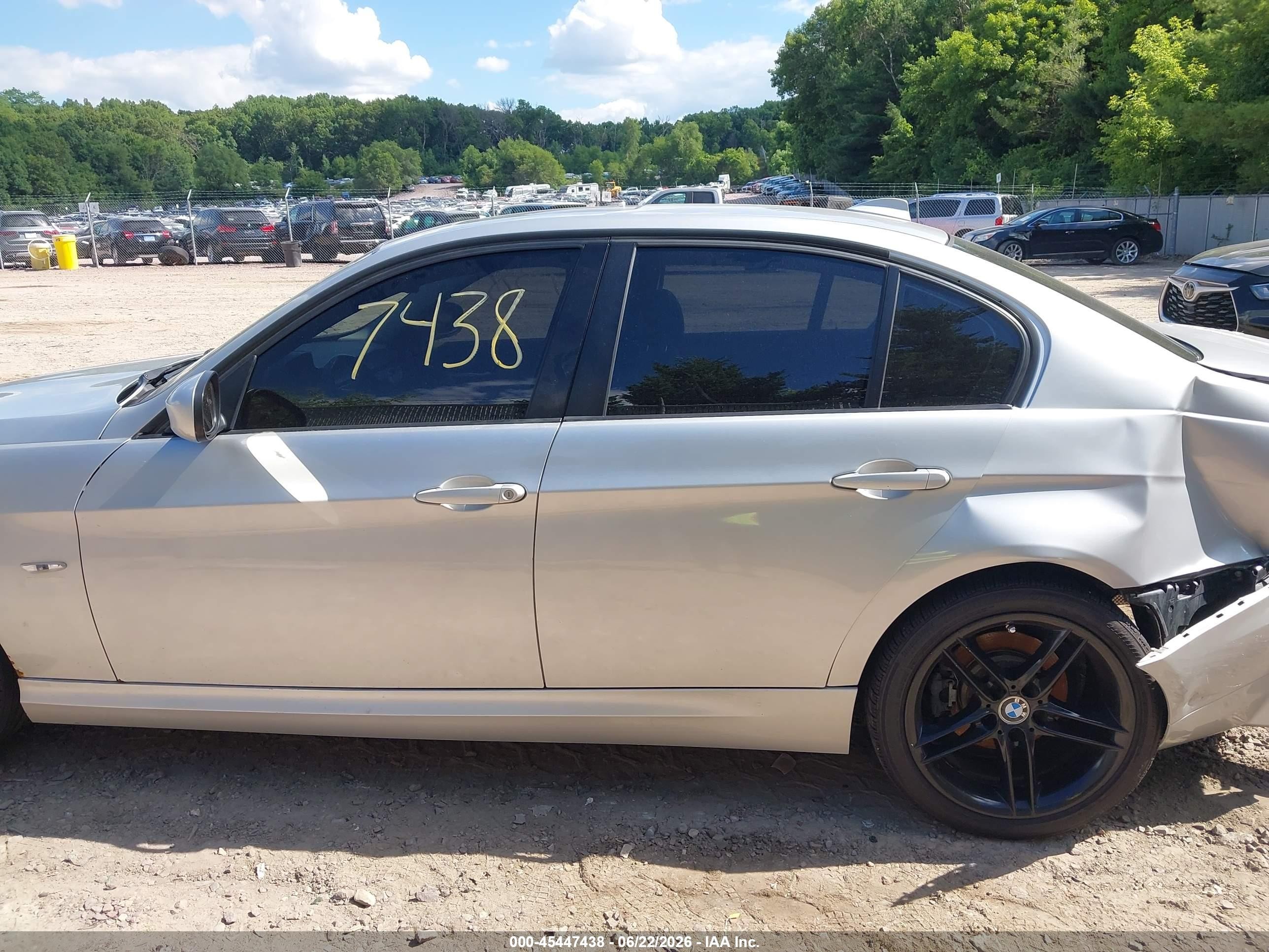 2011 Bmw 328i Xdrive Silver vin: WBAPK5C59BF121636