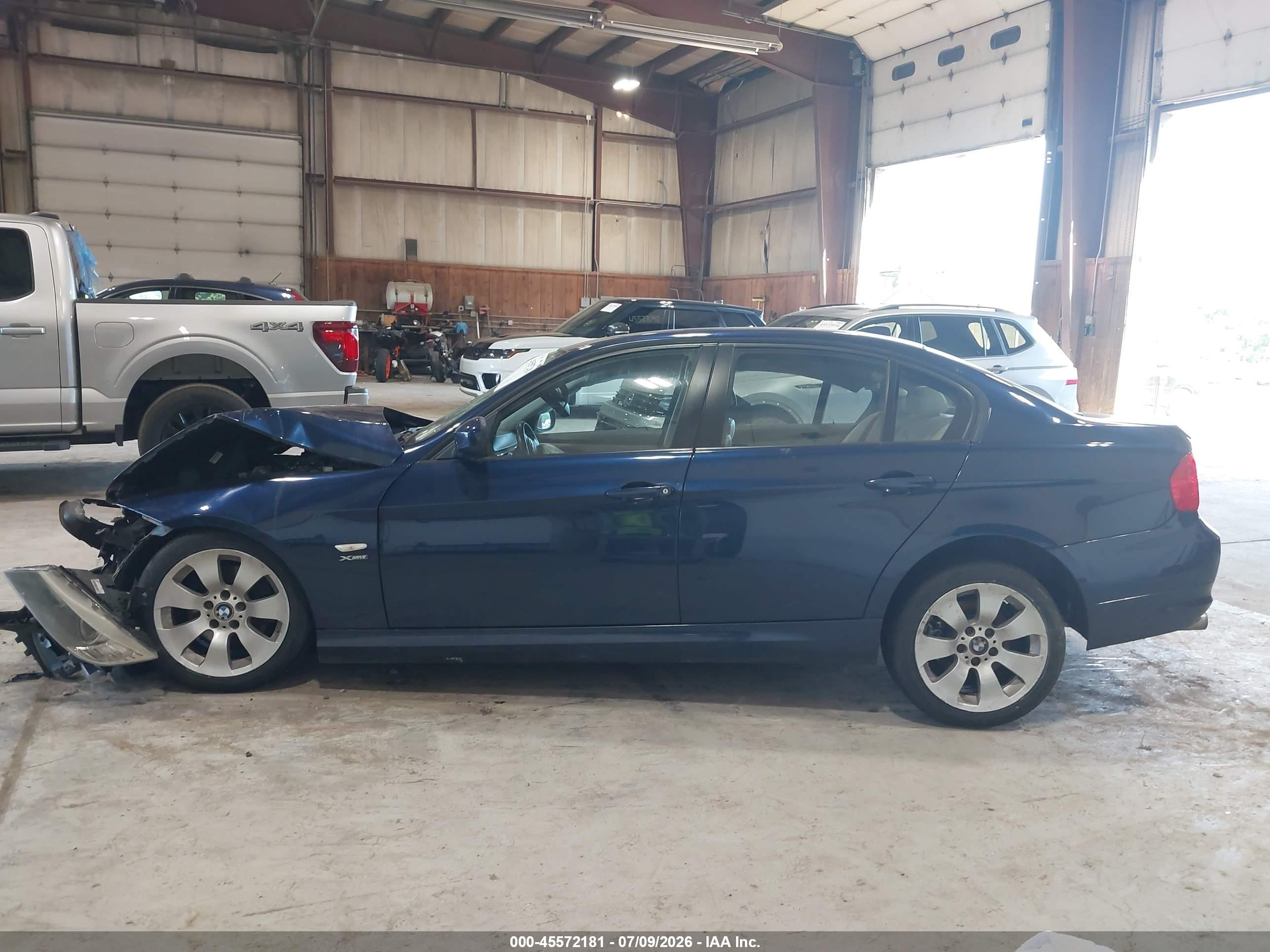 2011 Bmw 328i Xdrive Blue vin: WBAPK5C59BF124326