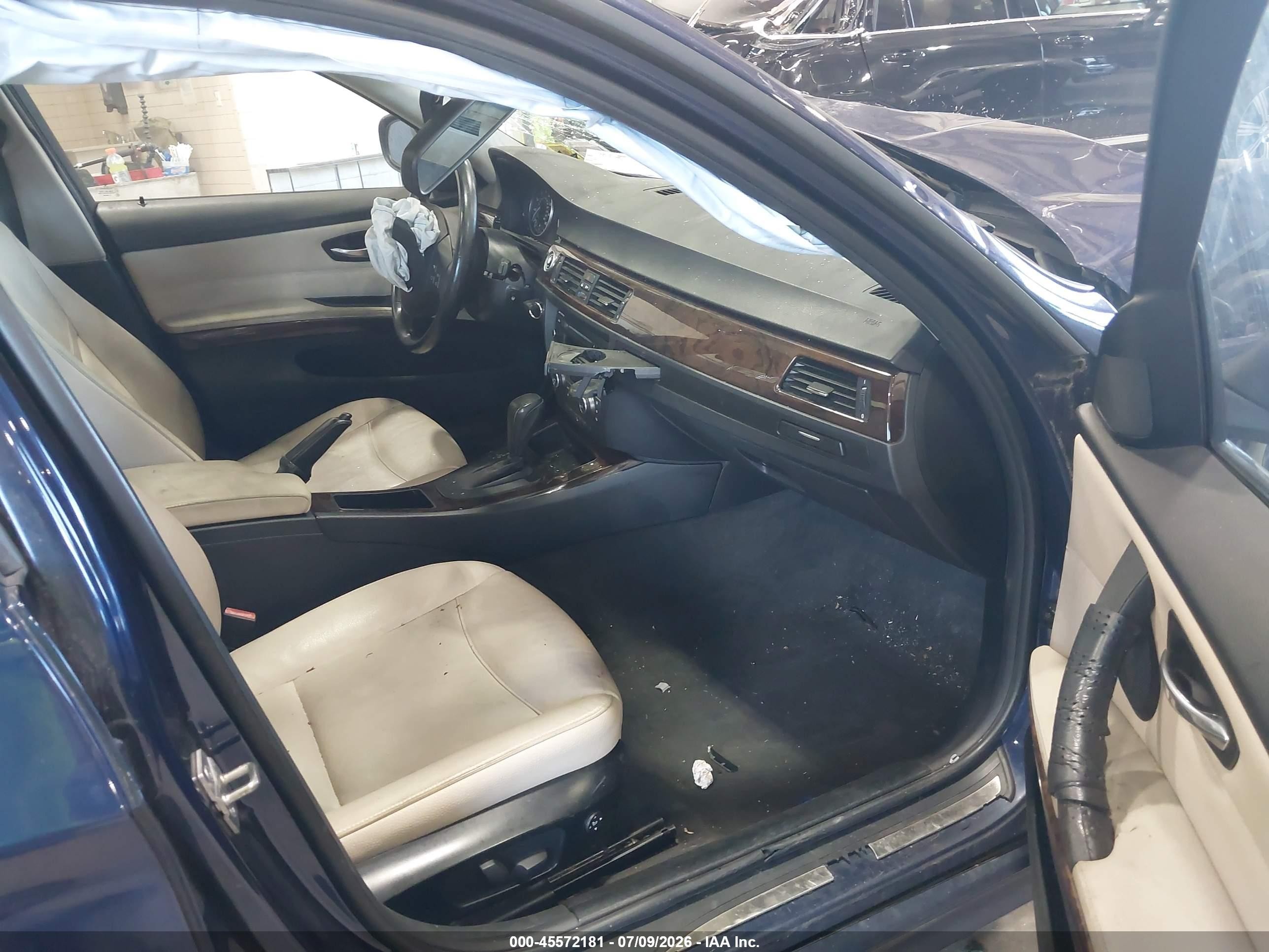 2011 Bmw 328i Xdrive Blue vin: WBAPK5C59BF124326