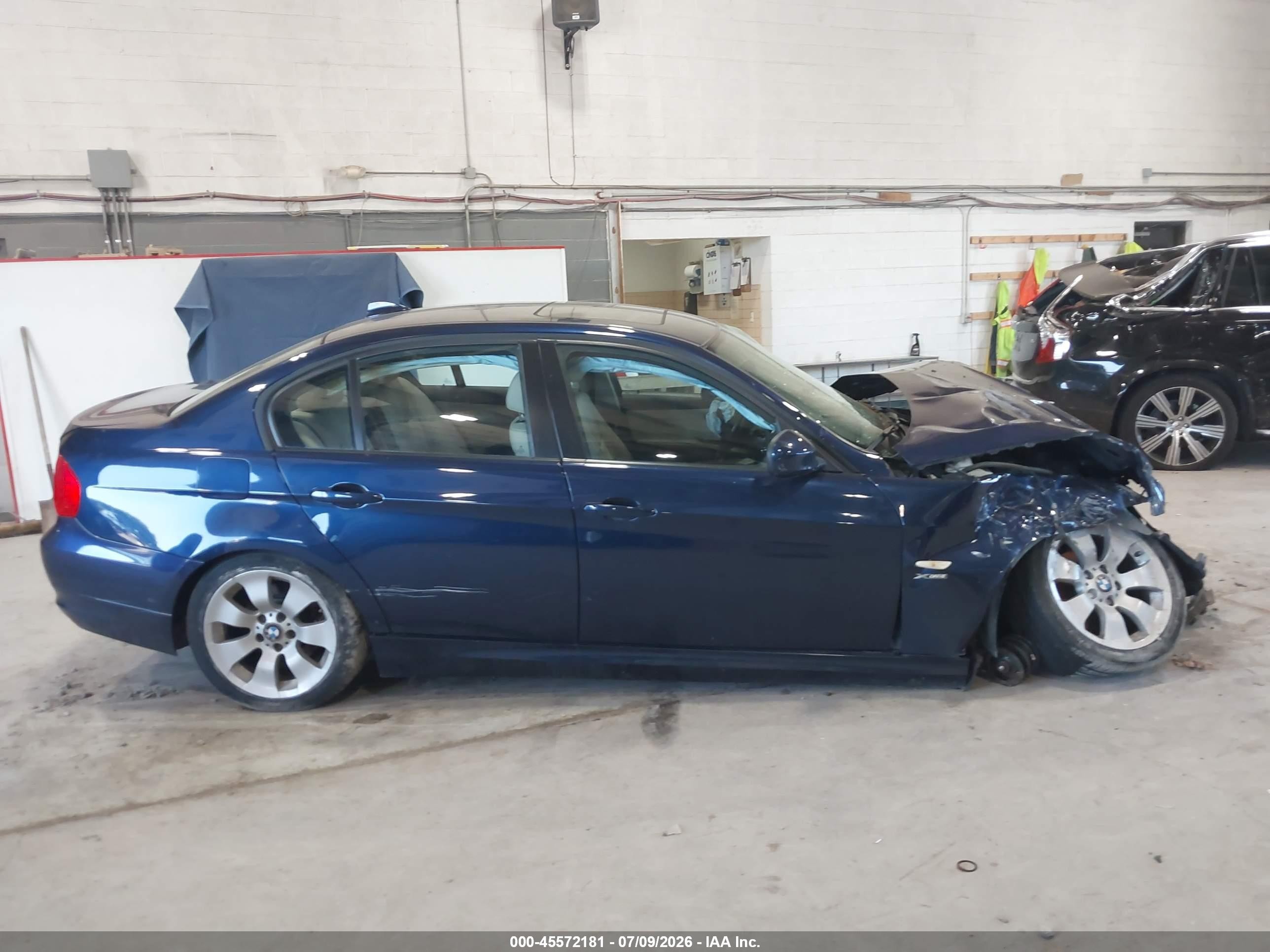 2011 Bmw 328i Xdrive Blue vin: WBAPK5C59BF124326
