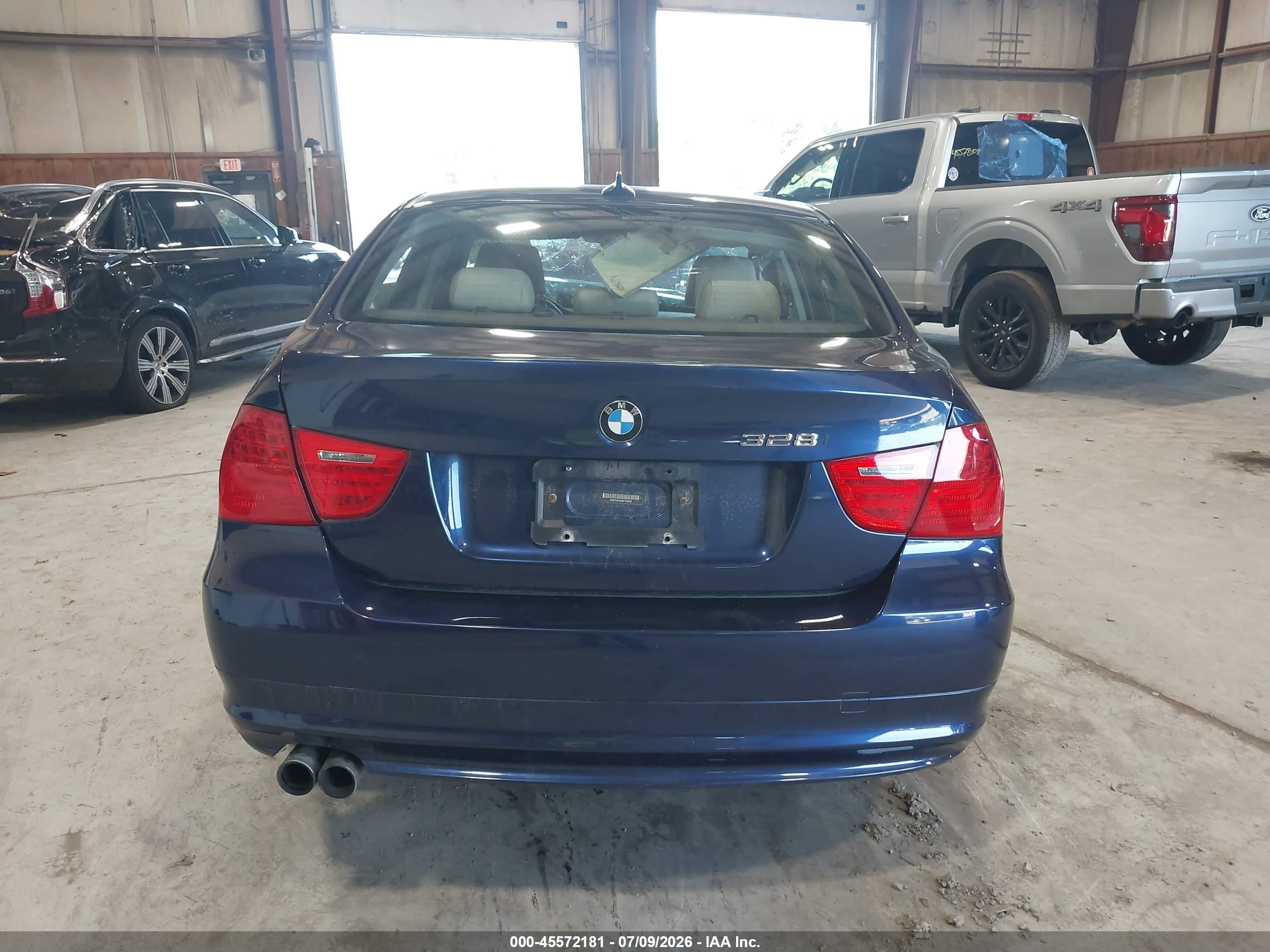 2011 Bmw 328i Xdrive Blue vin: WBAPK5C59BF124326