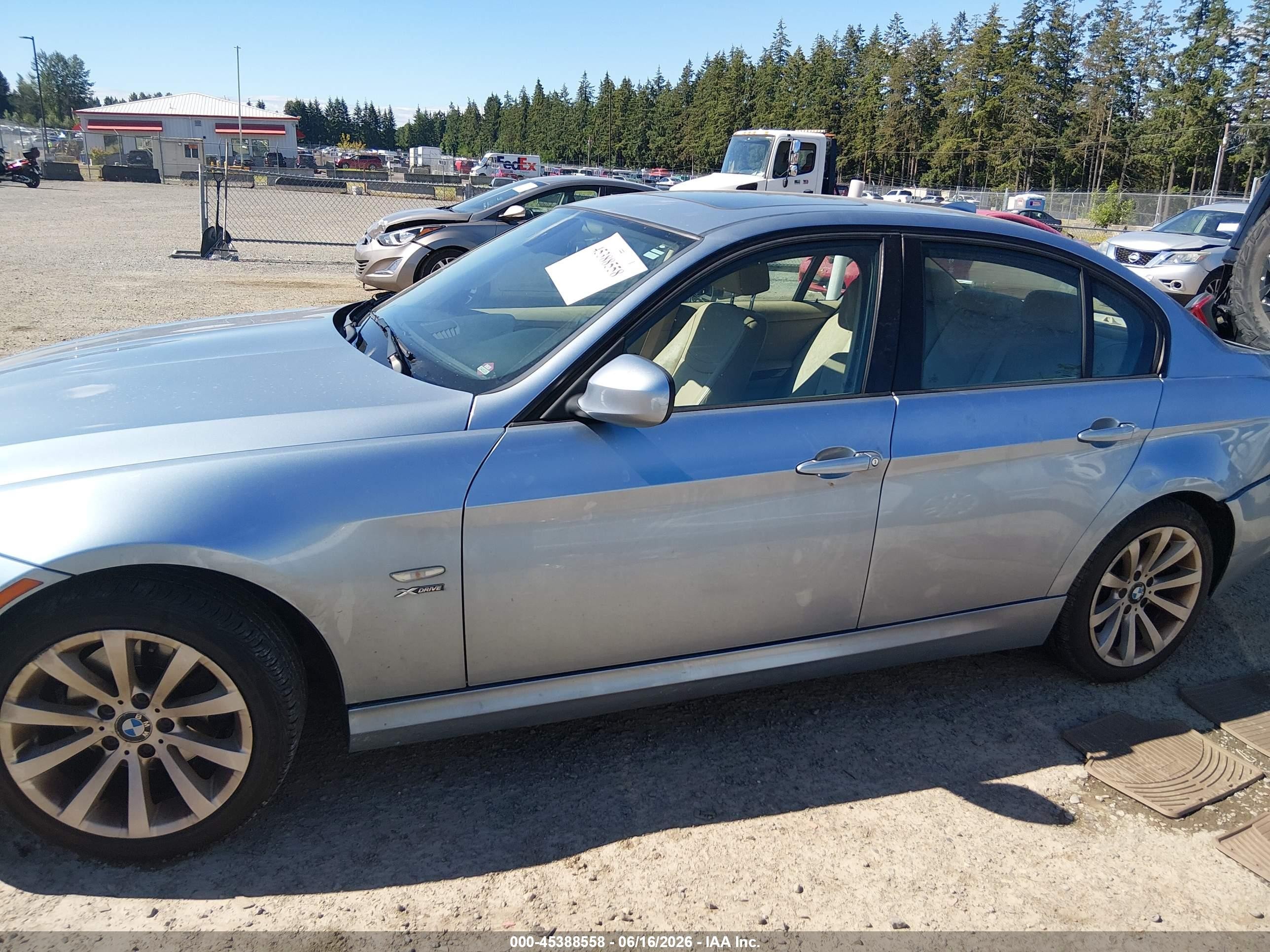 2011 Bmw 328i Xdrive Blue vin: WBAPK5G50BNN25053