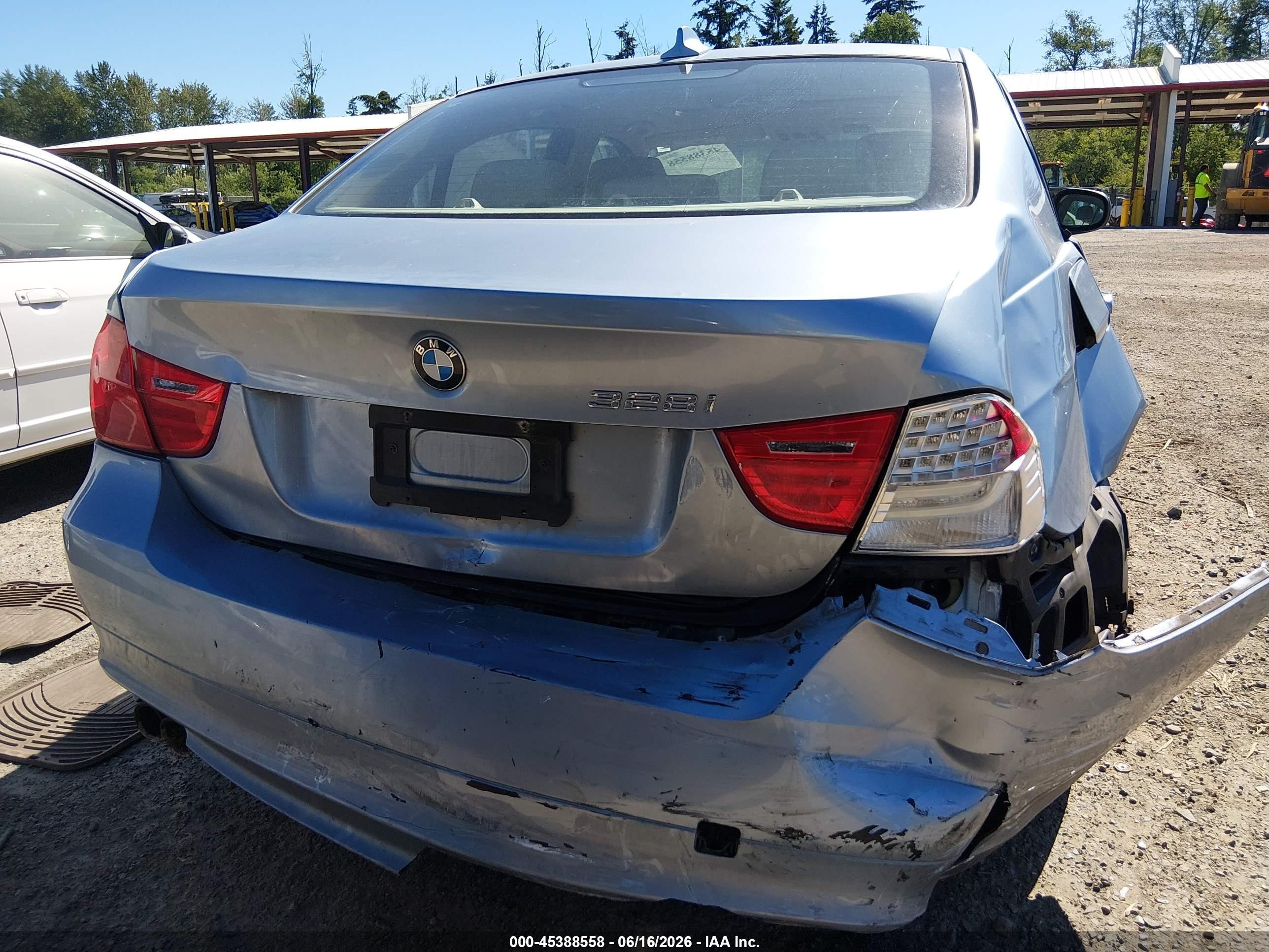 2011 Bmw 328i Xdrive Blue vin: WBAPK5G50BNN25053