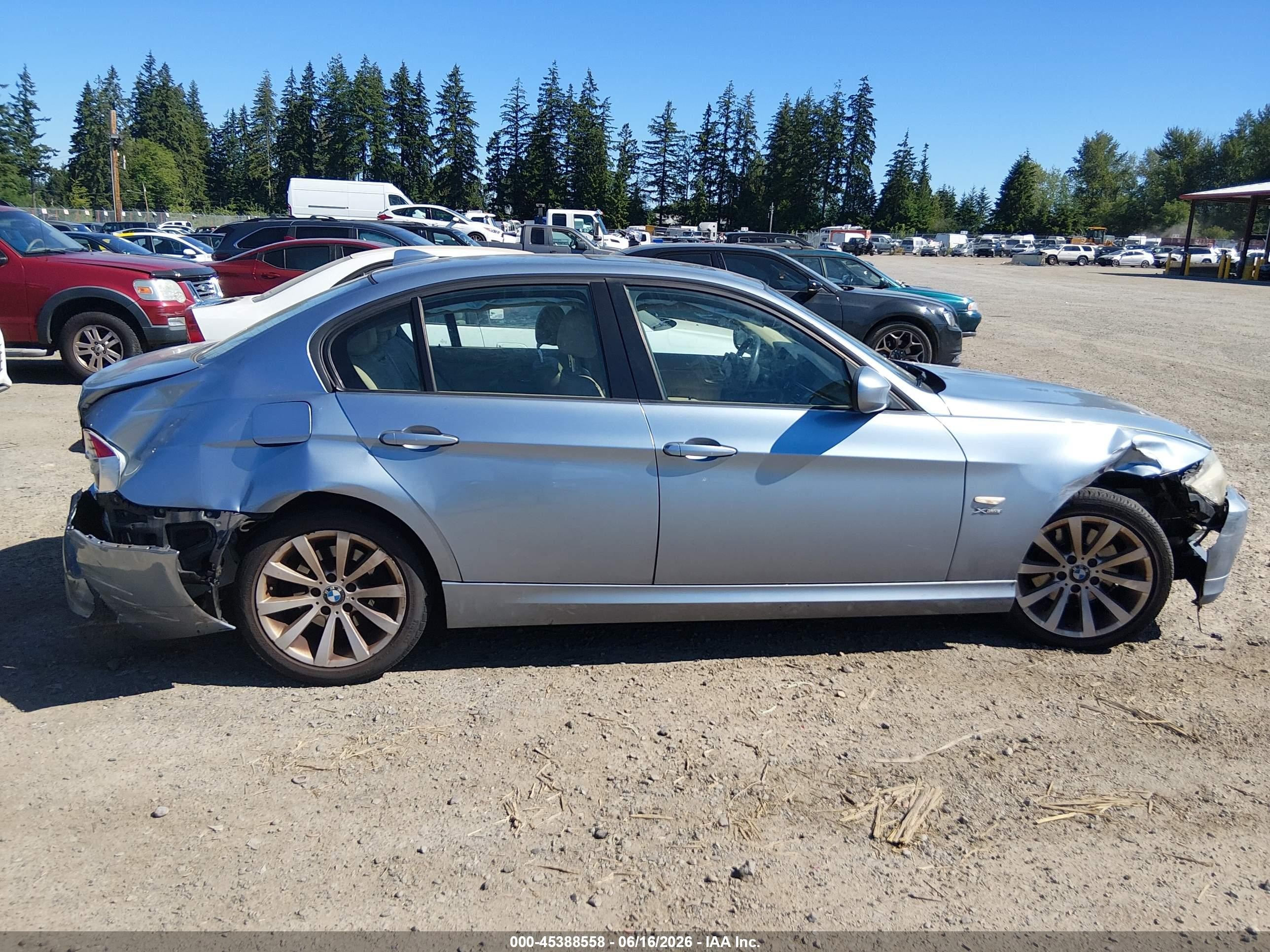 2011 Bmw 328i Xdrive Blue vin: WBAPK5G50BNN25053