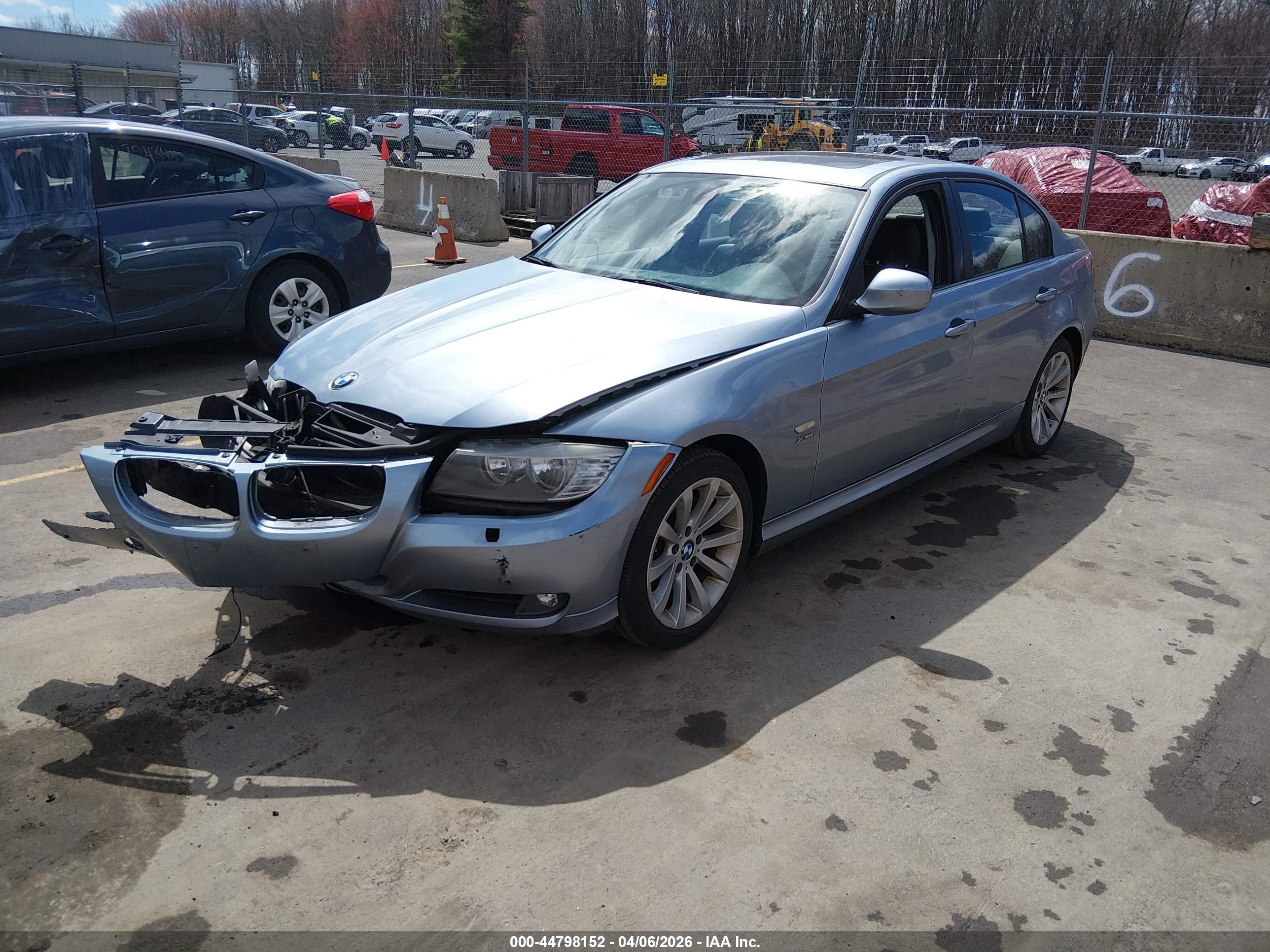 2011 Bmw 328i Xdrive Blue vin: WBAPK5G50BNN79839