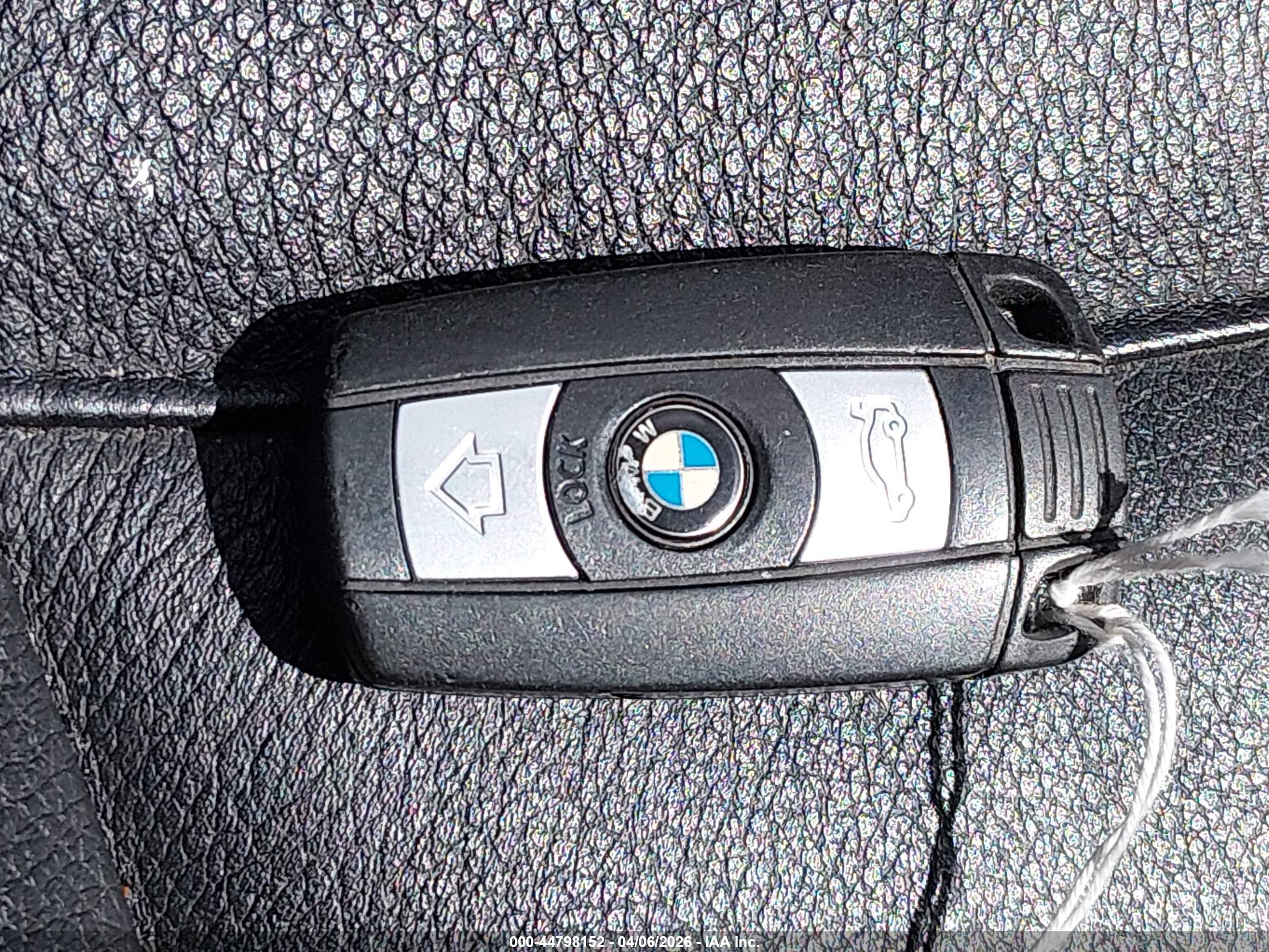 2011 Bmw 328i Xdrive Blue vin: WBAPK5G50BNN79839