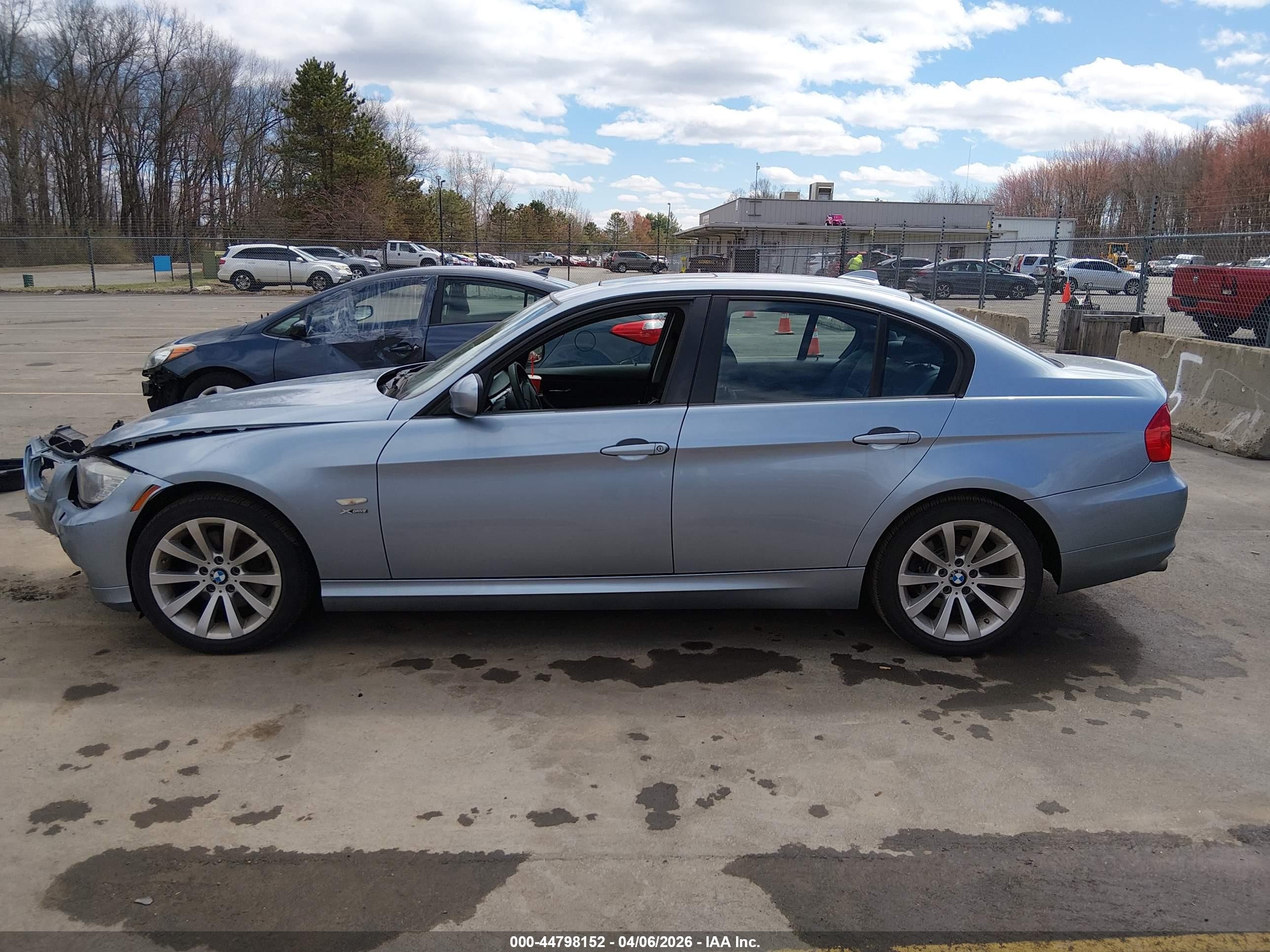 2011 Bmw 328i Xdrive Blue vin: WBAPK5G50BNN79839